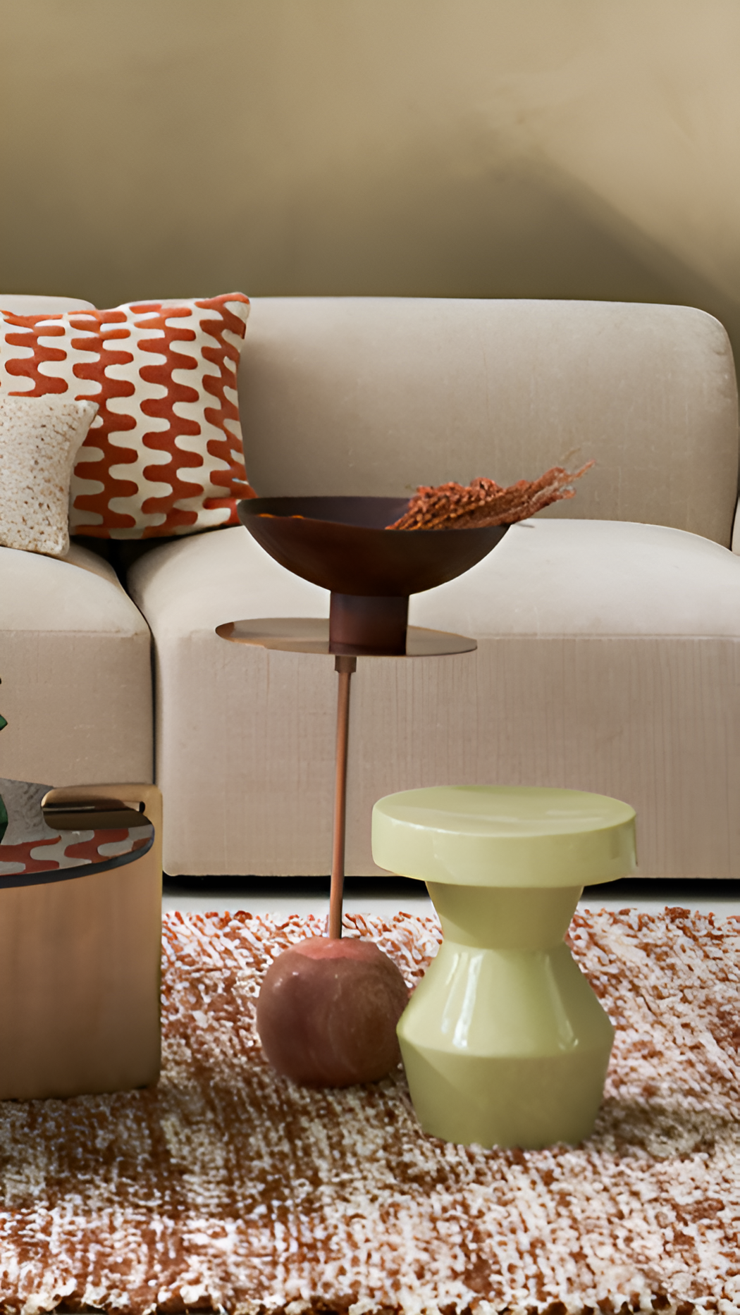 SCULPTURAL Beistelltisch aus grüner Keramik