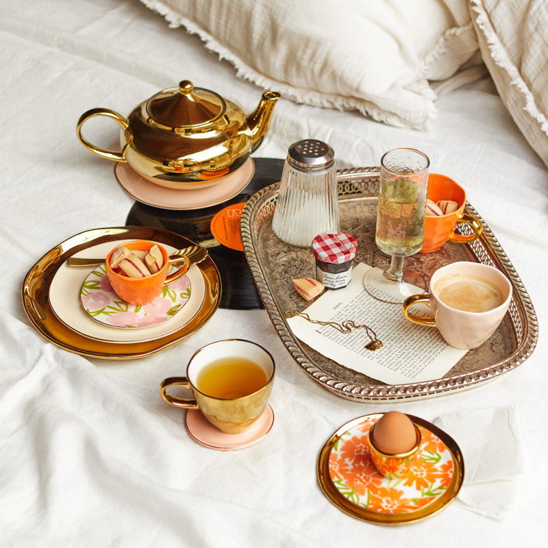 Teller-Set GOOD MORNING mit orangefarbenem Blumenmotiv