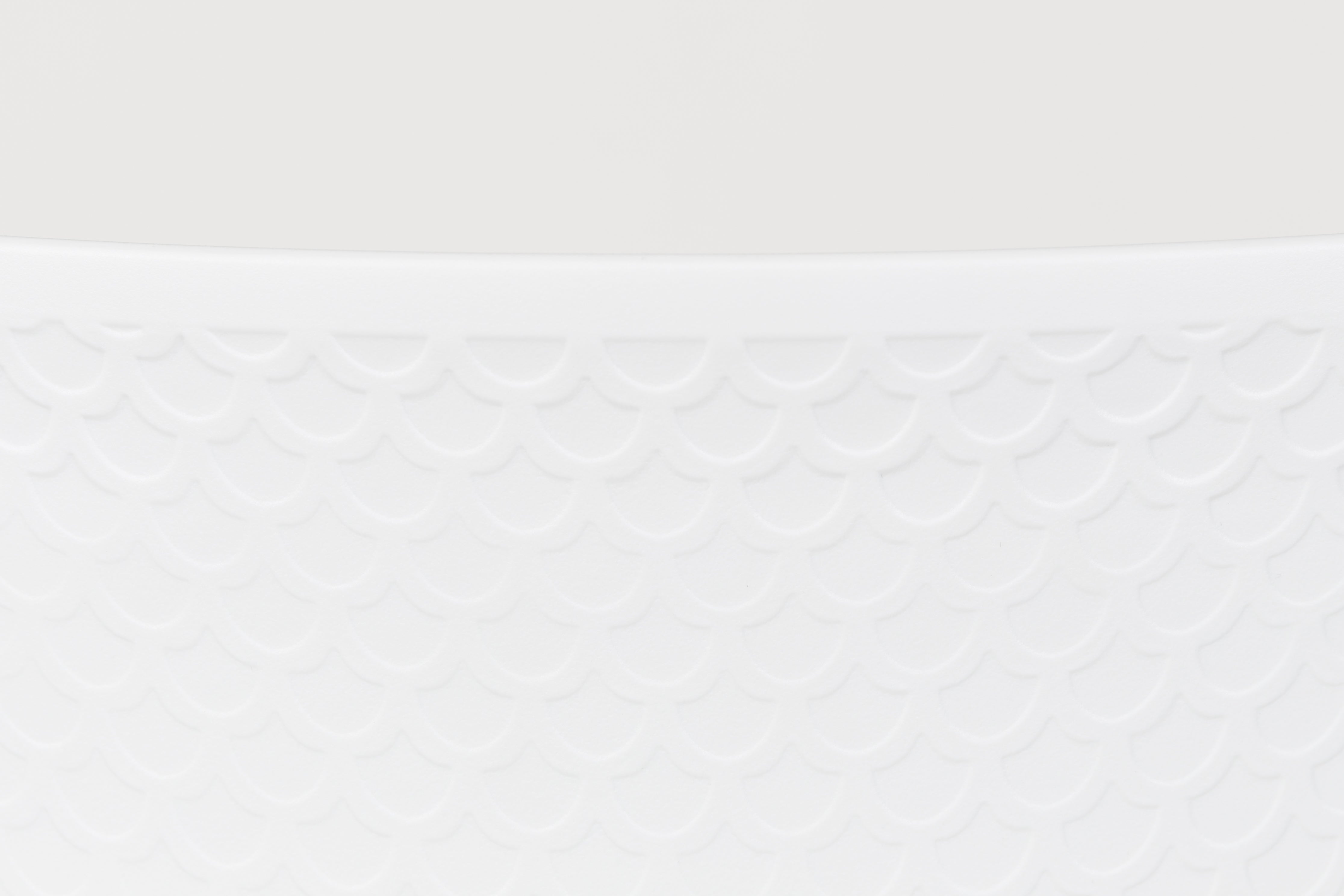 Leon White Stuhl mit einer hölzernen Basis