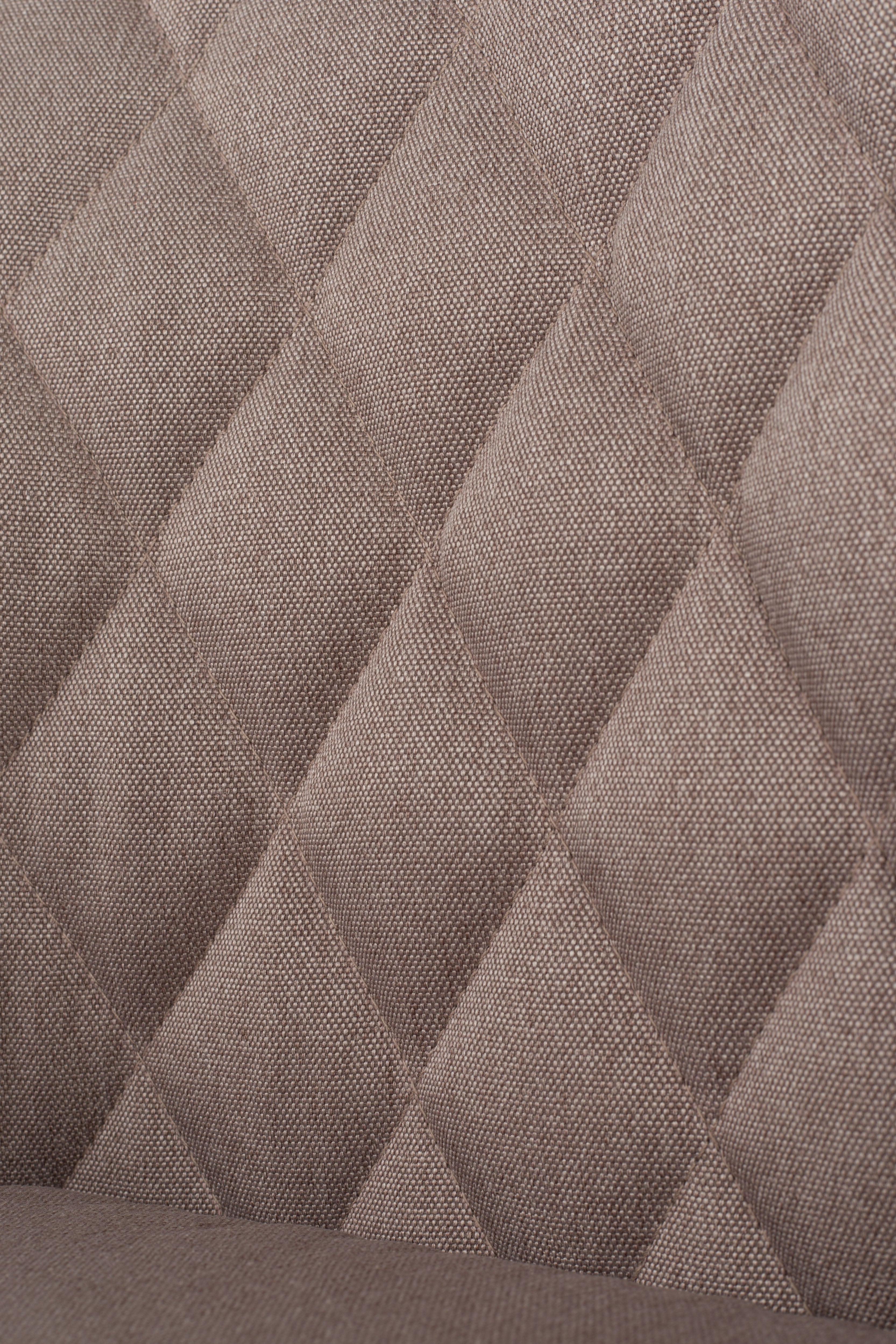 Conway beige Stuhl mit einer hölzernen Basis