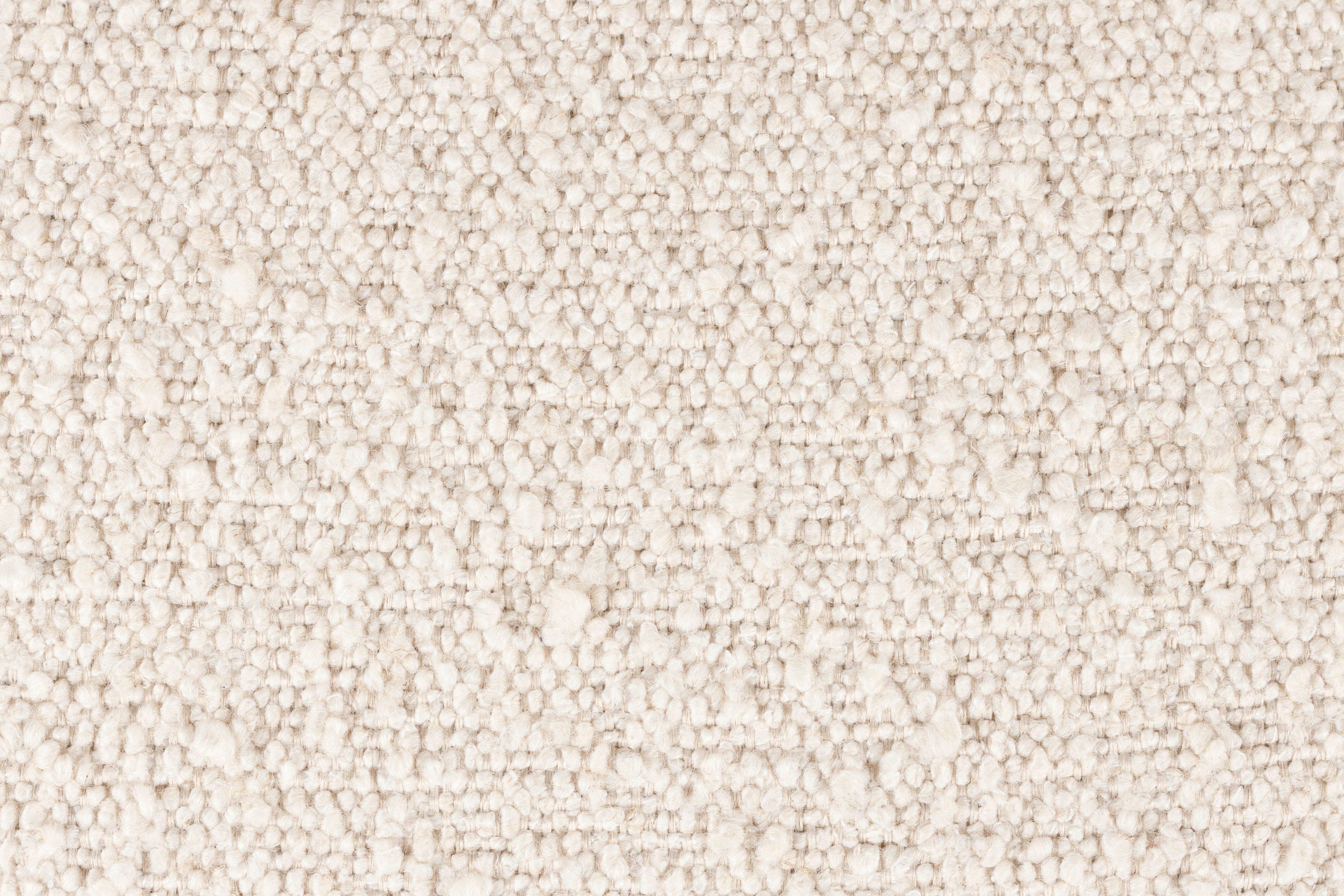 Jolien Stuhl Cream Boucle mit einer schwarzen Basis