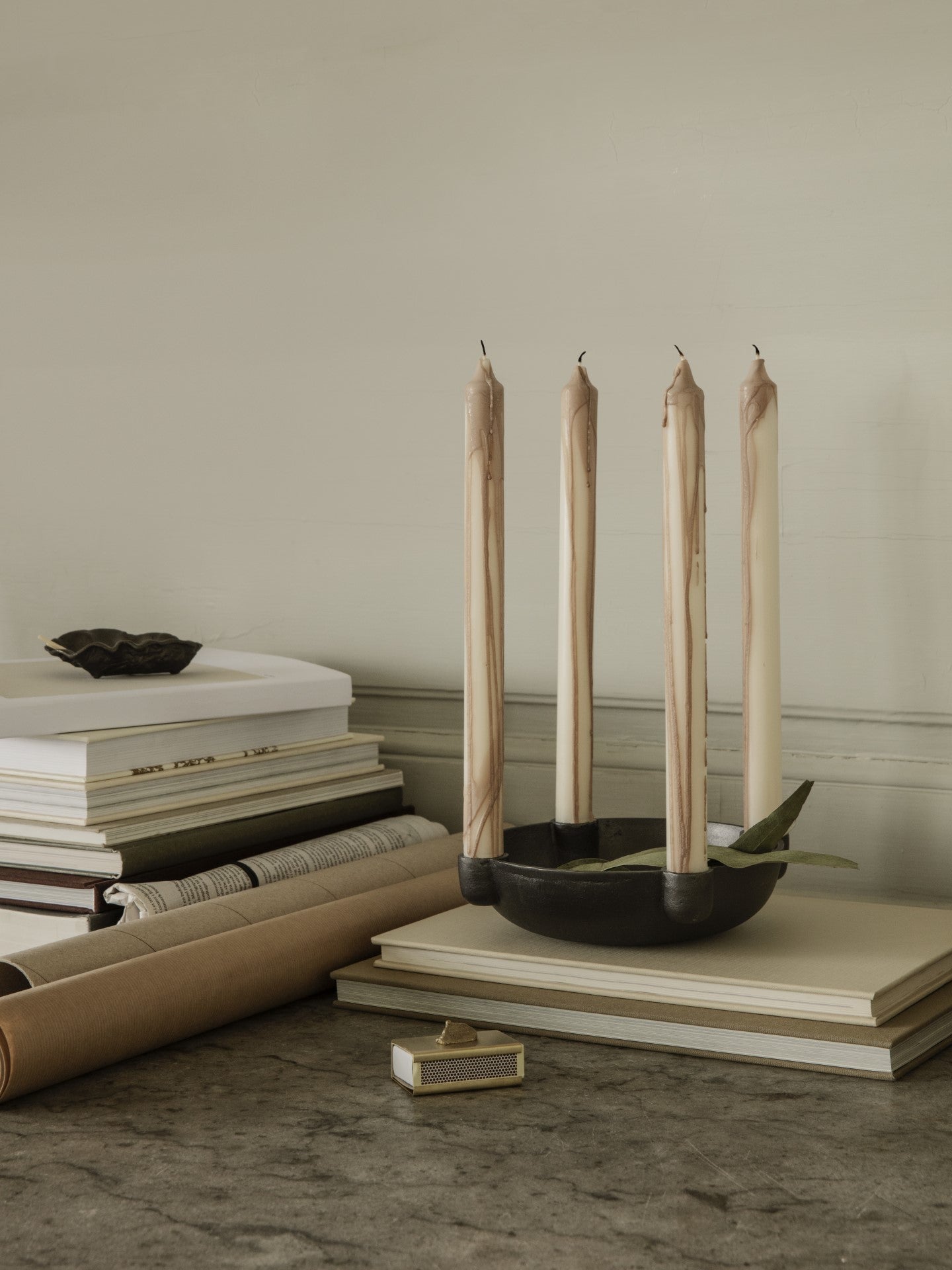 Set von DRYP Kerzen beige mit Rosa