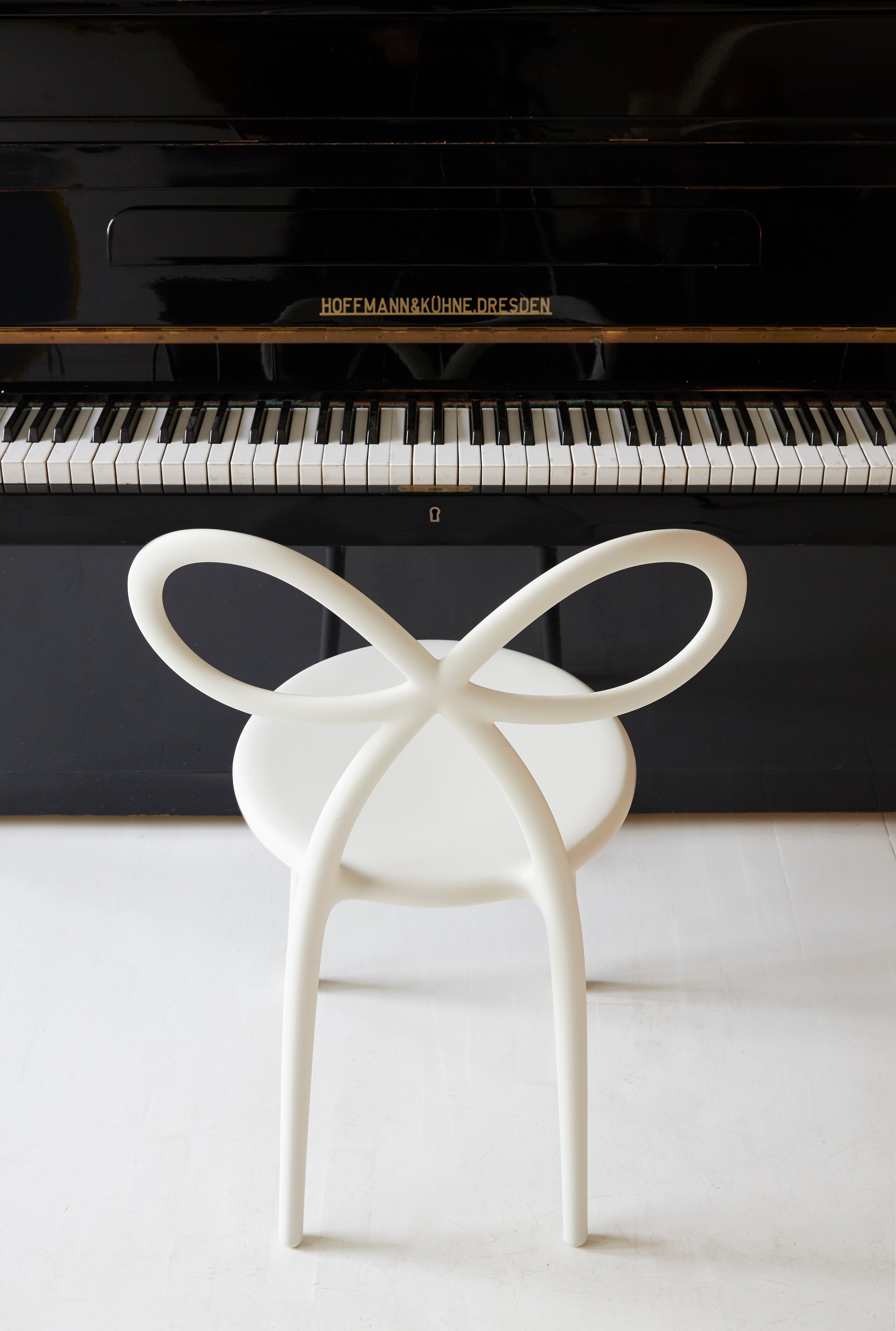 Set von RIBBON BABY Stühlen weiß