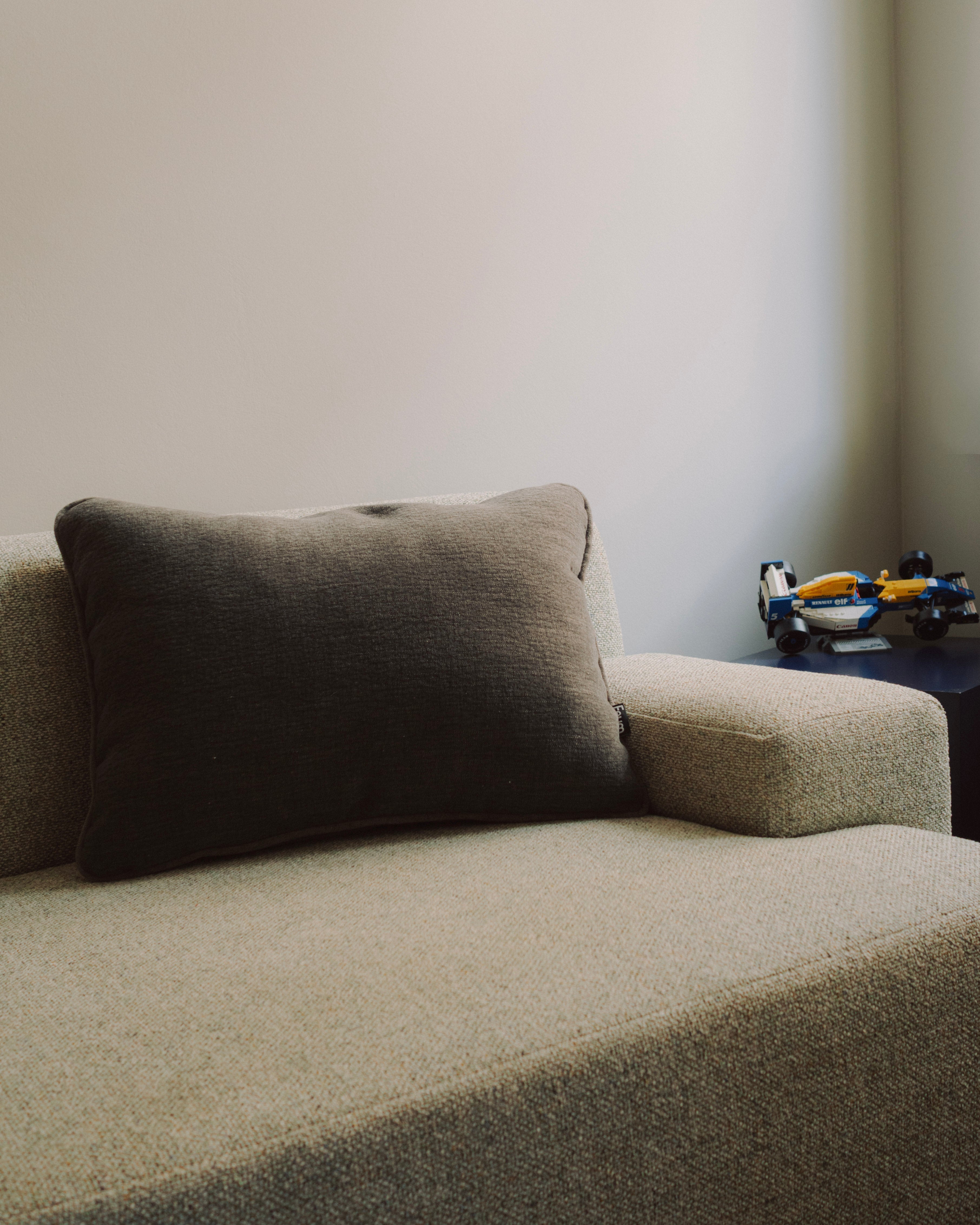 MIU Kissen in Grafit