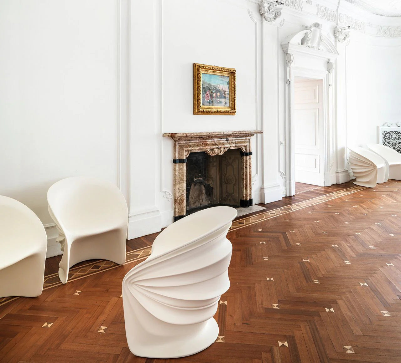 Modesty Veiled White armchair