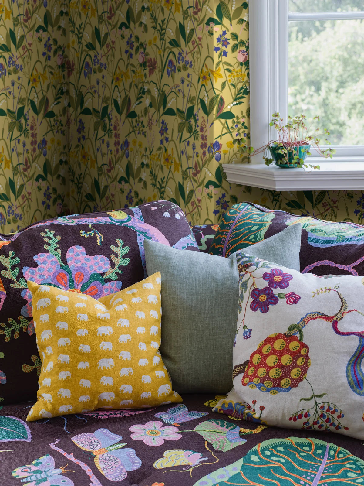 Wallpaper with a floral plant motif ROS OCH LILJA yellow