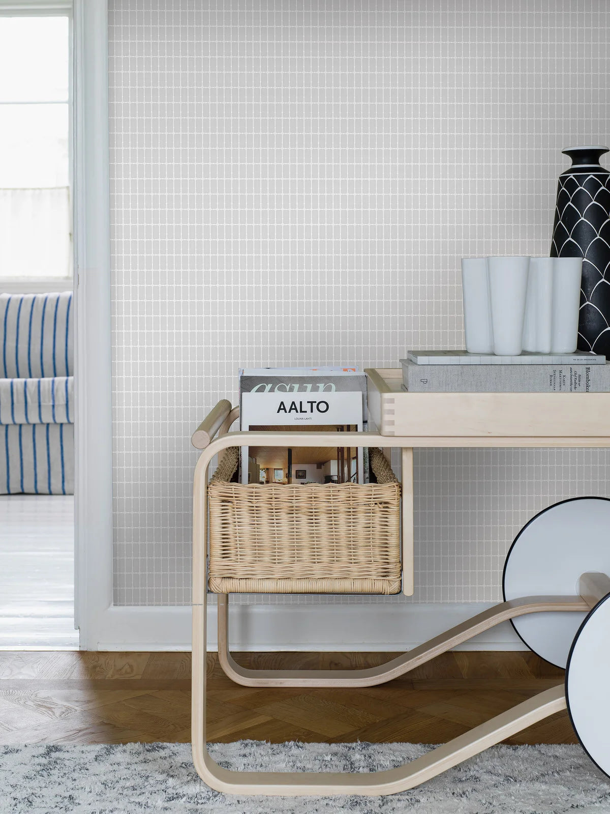 Vlies-Tapete mit Karomuster ALVAR AALTO M.I.T grau