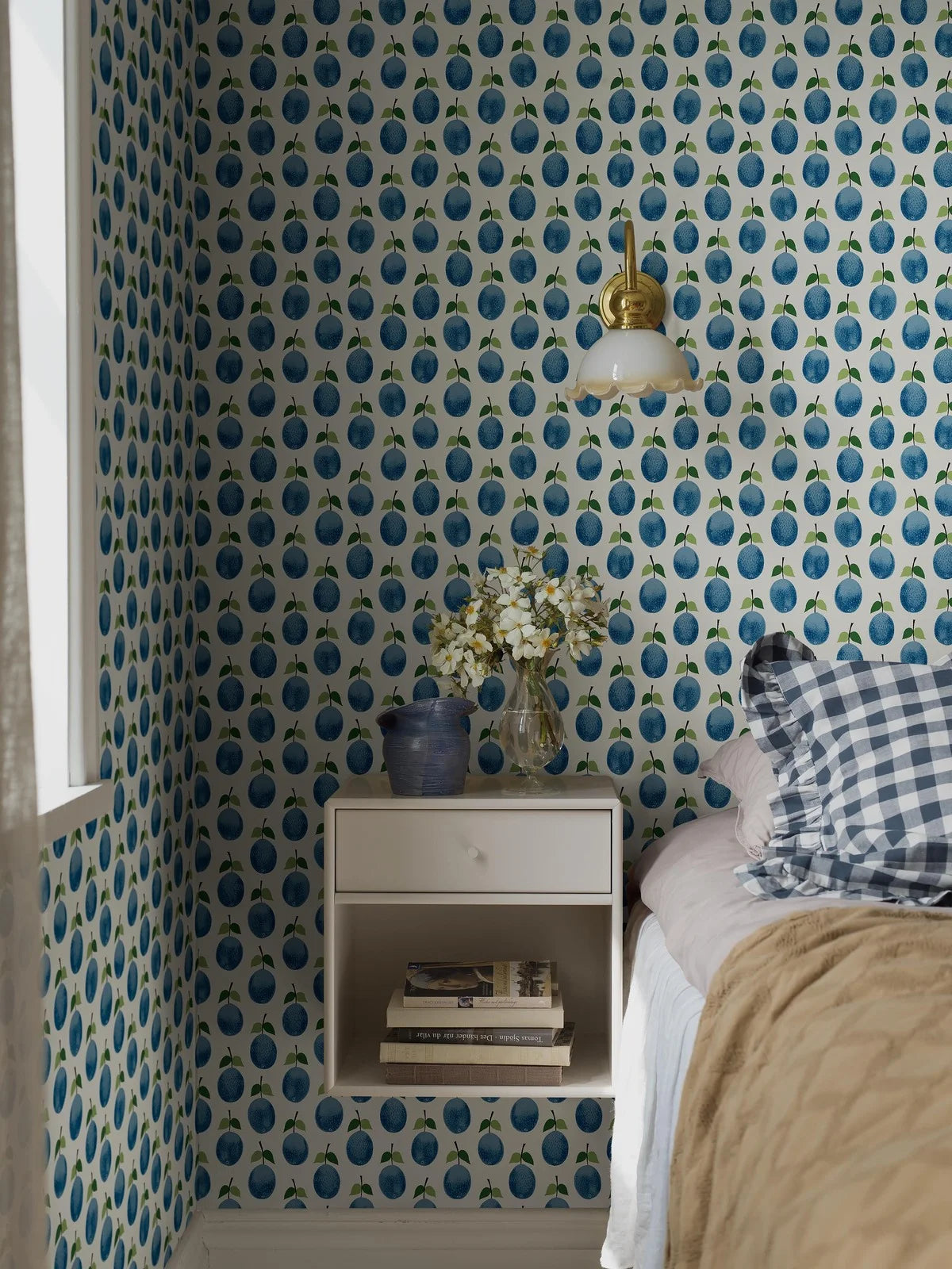 White PRUNUS Fruit Plant Motif Wallpaper with Blue