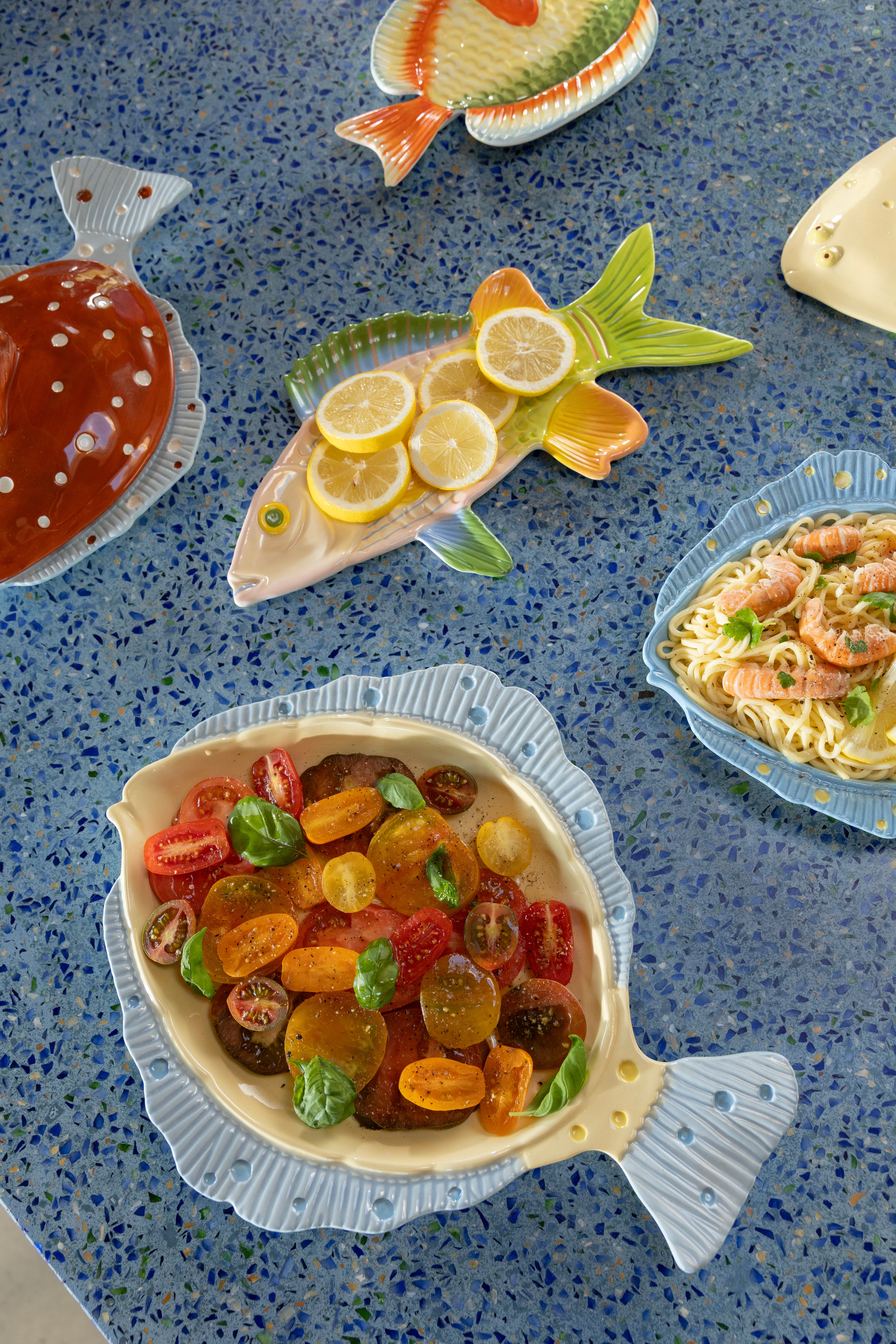 Green FISH TRIGGER Plate with Yellow and Blue