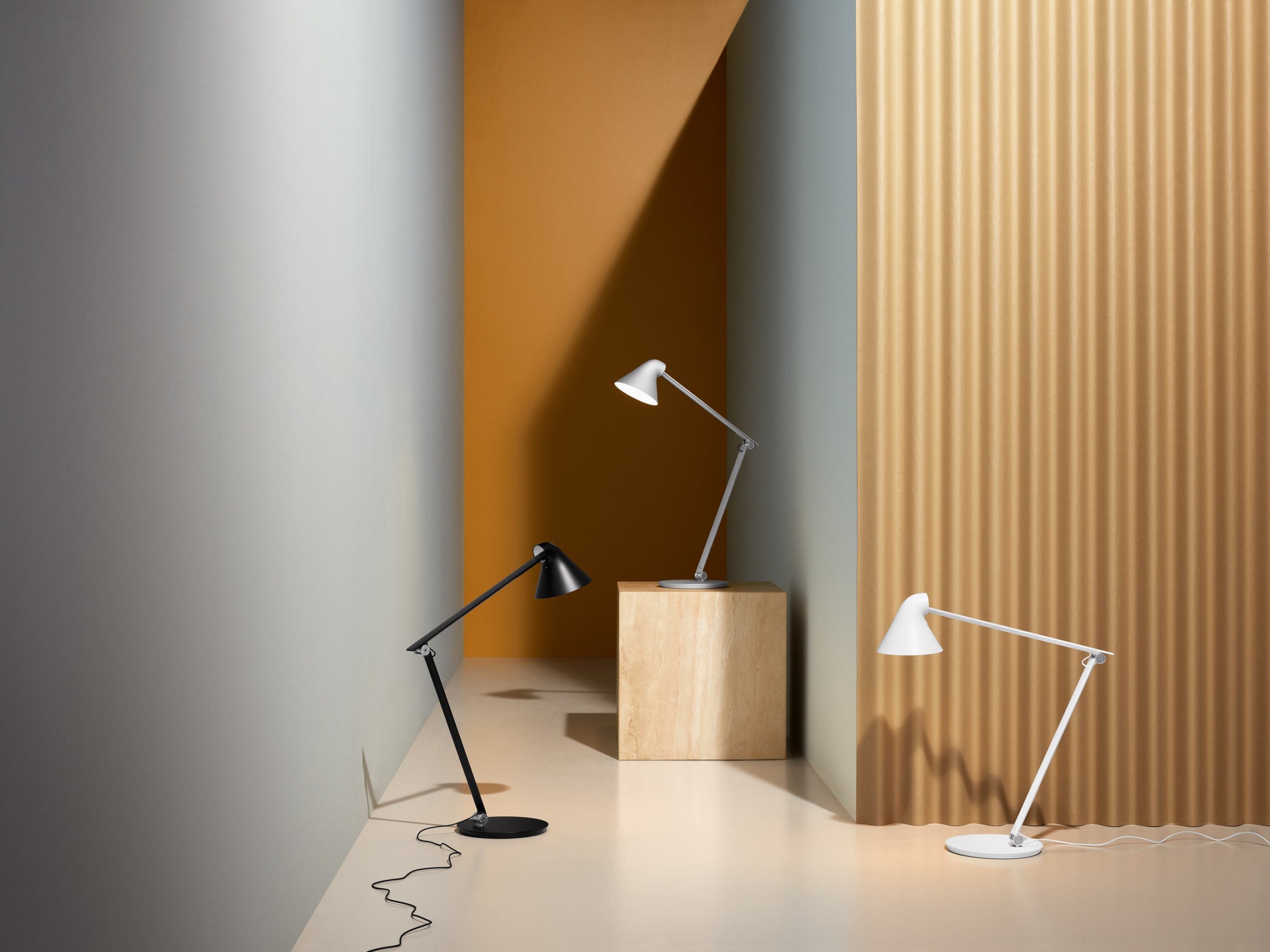 NJP desk lamp white