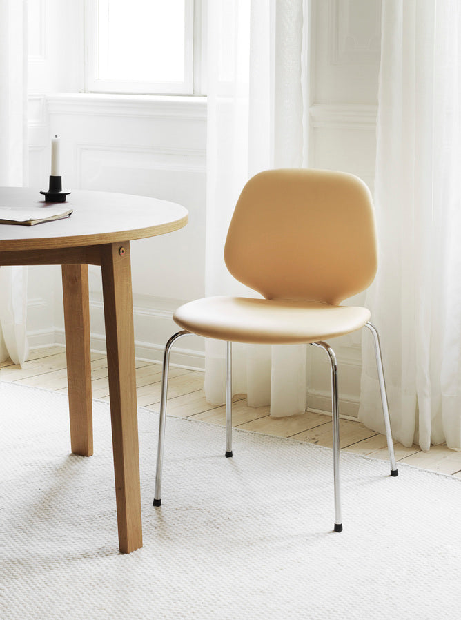 Upholstered chair my black base