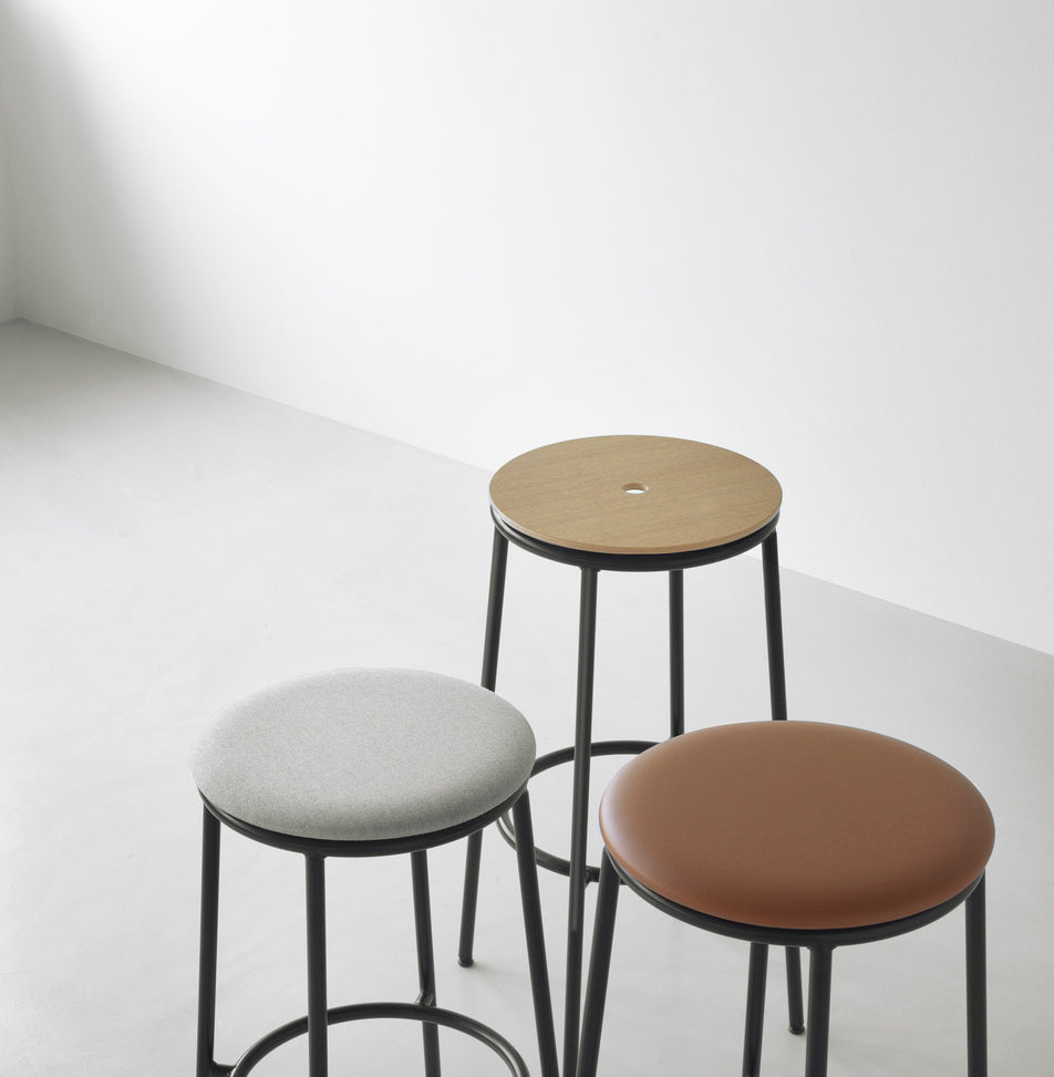 Circa bar chair black oak veneer