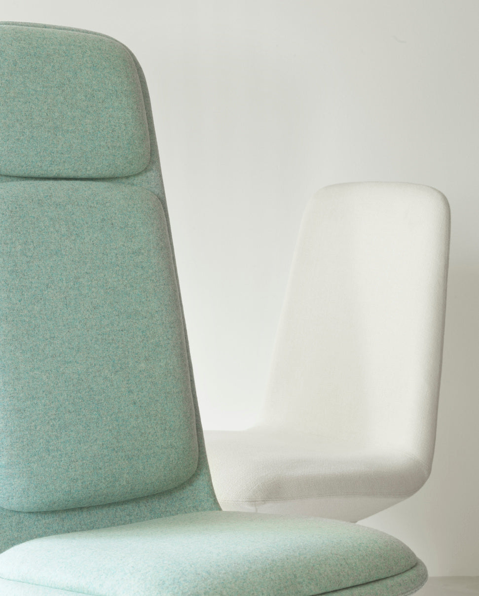 Off Low 5W gepolsterter Bürostuhl mit einer schwarzen Basis