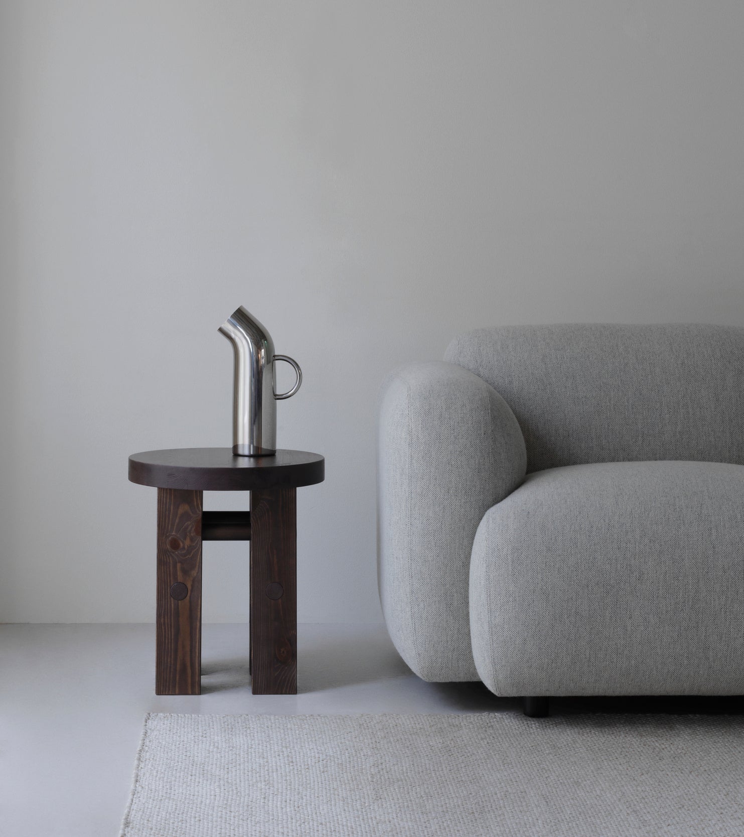 Fyr dark brown stool