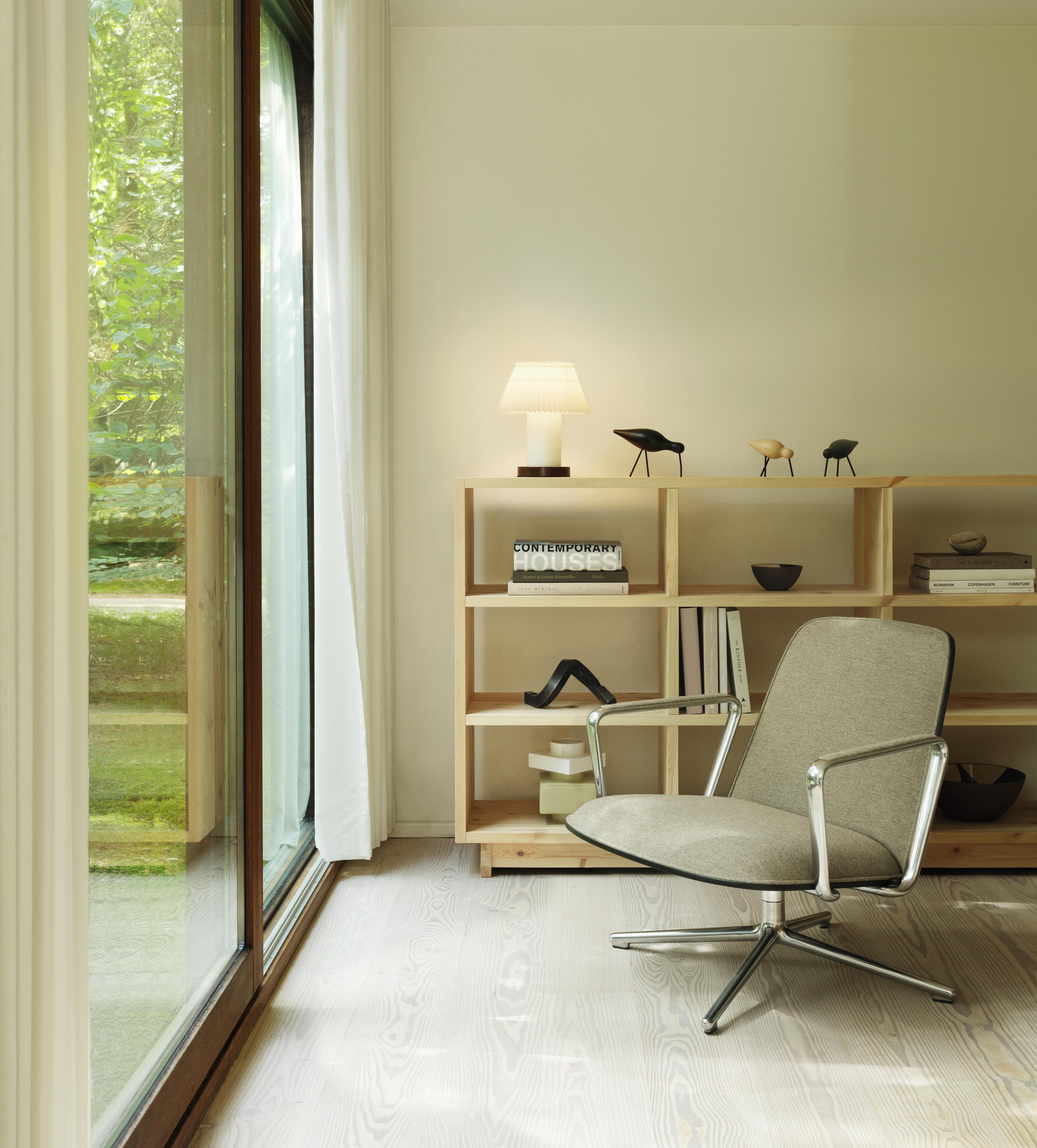 CELLU Tischleuchte weiß mit braunem Fuß