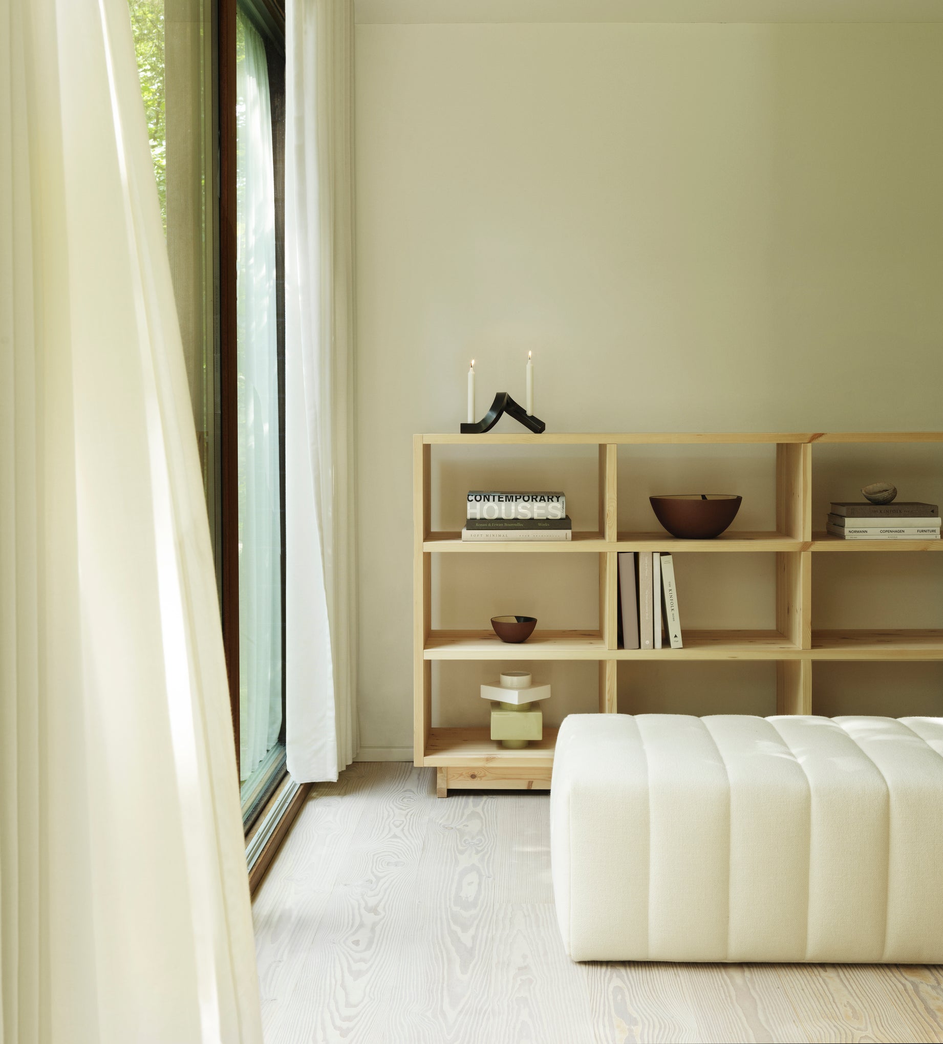 PUF SCENE UPHOLLEMENTS