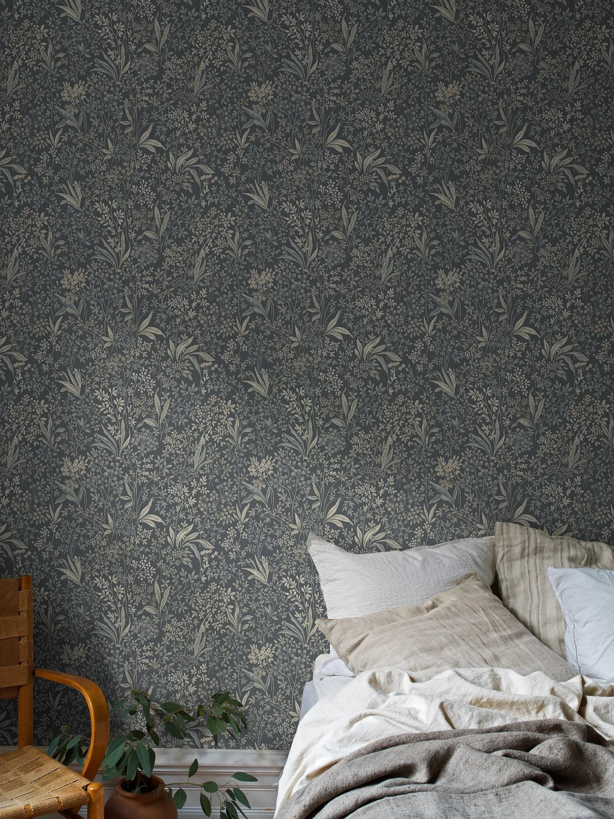 Non-woven paper wallpaper with a botanical pattern NOCTURNE muted green