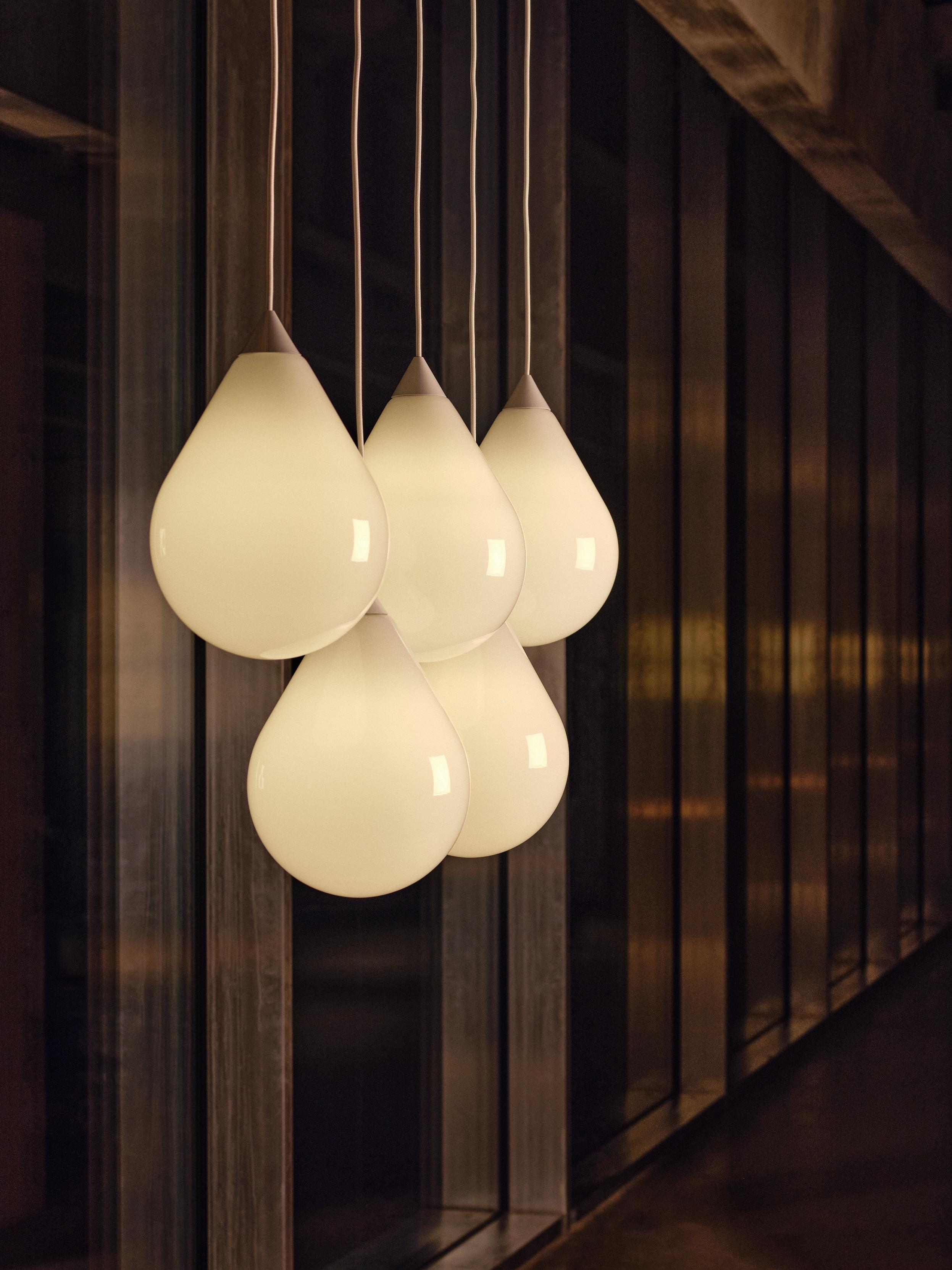 Lampa wisząca FLARE BEAD opalowy klosz
