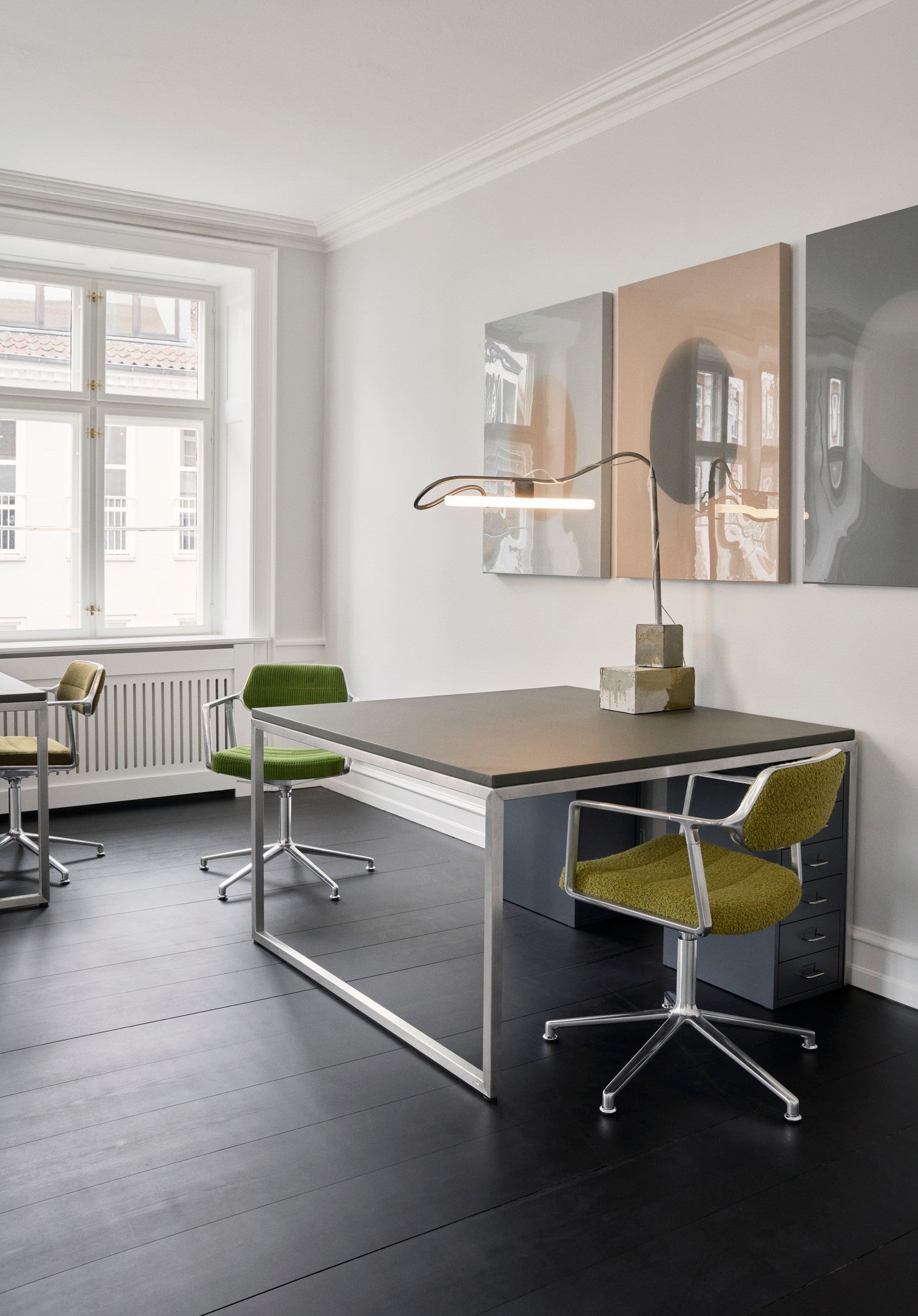 Bürostuhl 453+ schwarze Leder mit Metallbasis