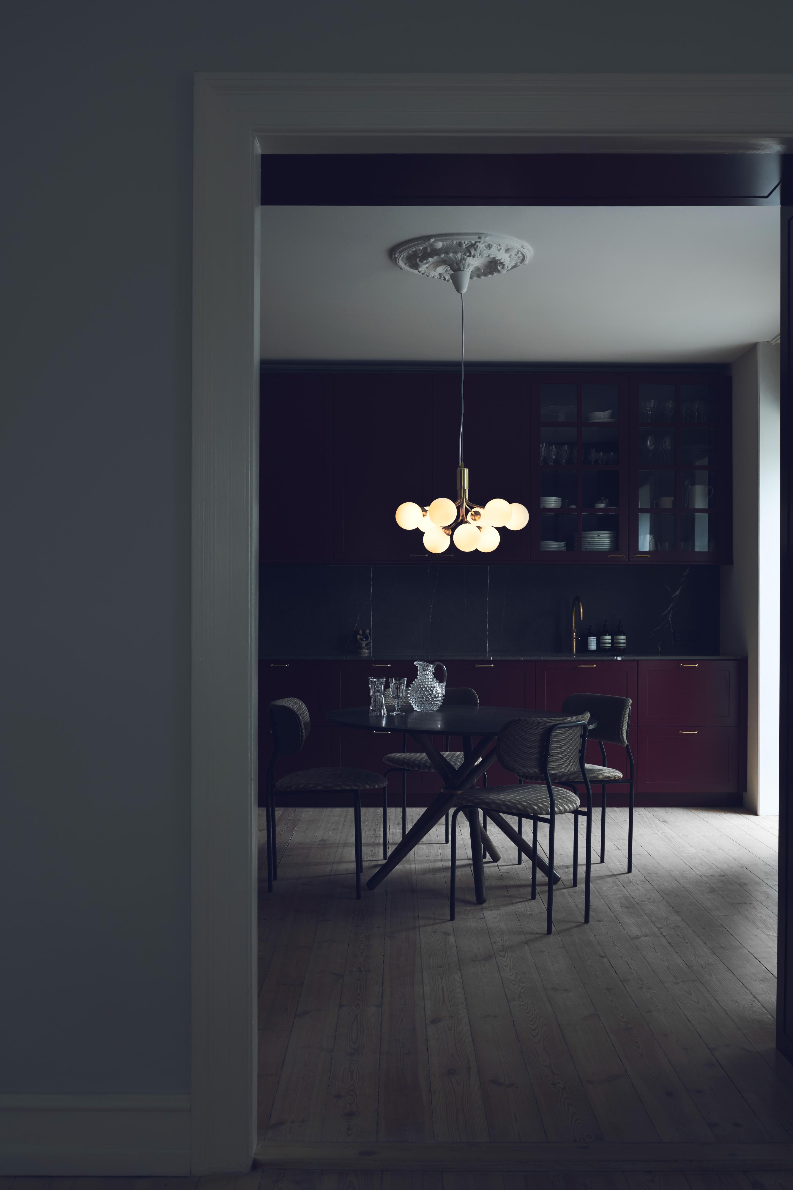 Pendelleuchte APIALES 9 messing mit opalem Glas [Antonina] [Amelia spr]