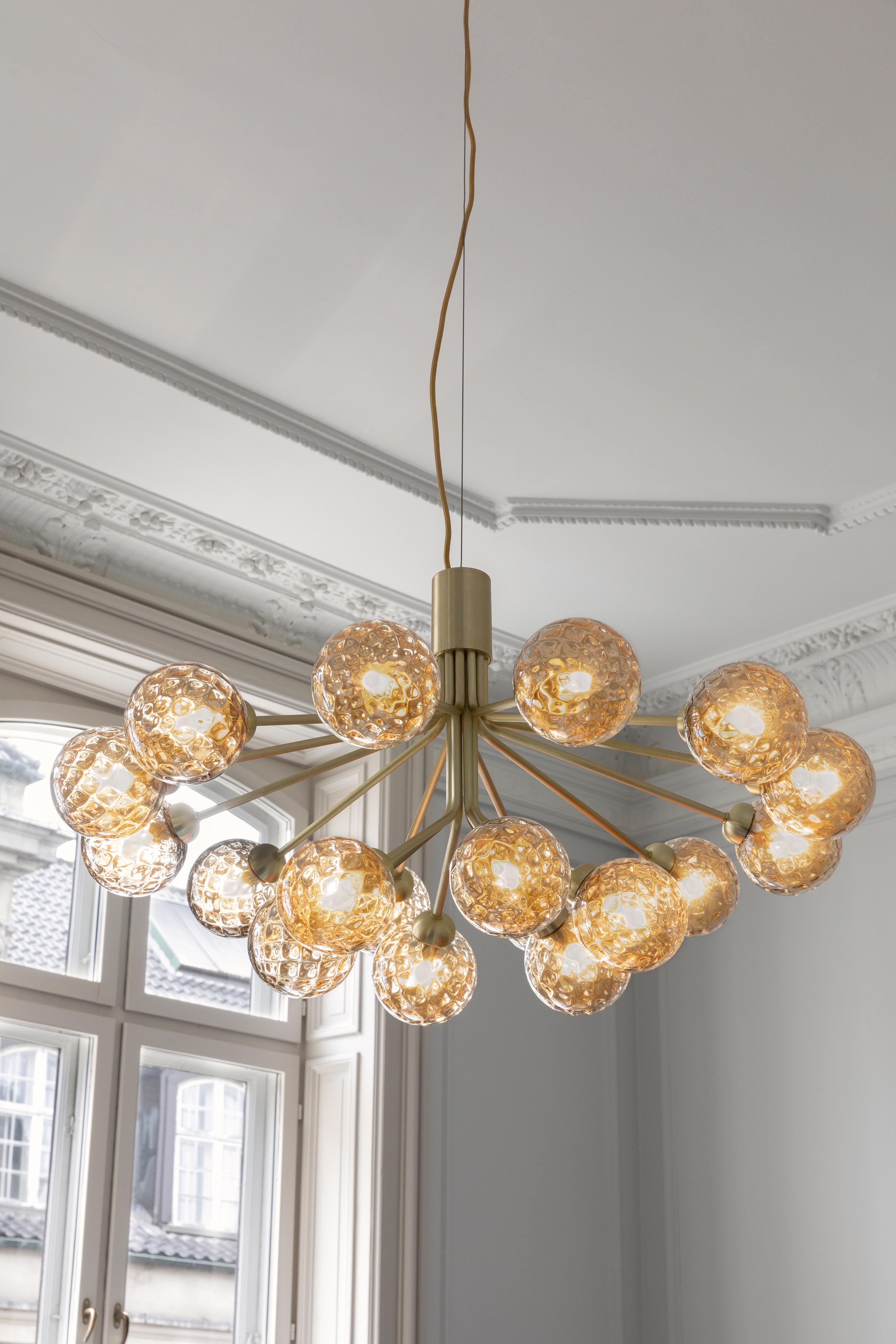 Kronleuchter APIALES 18 Messing mit goldenem Glas