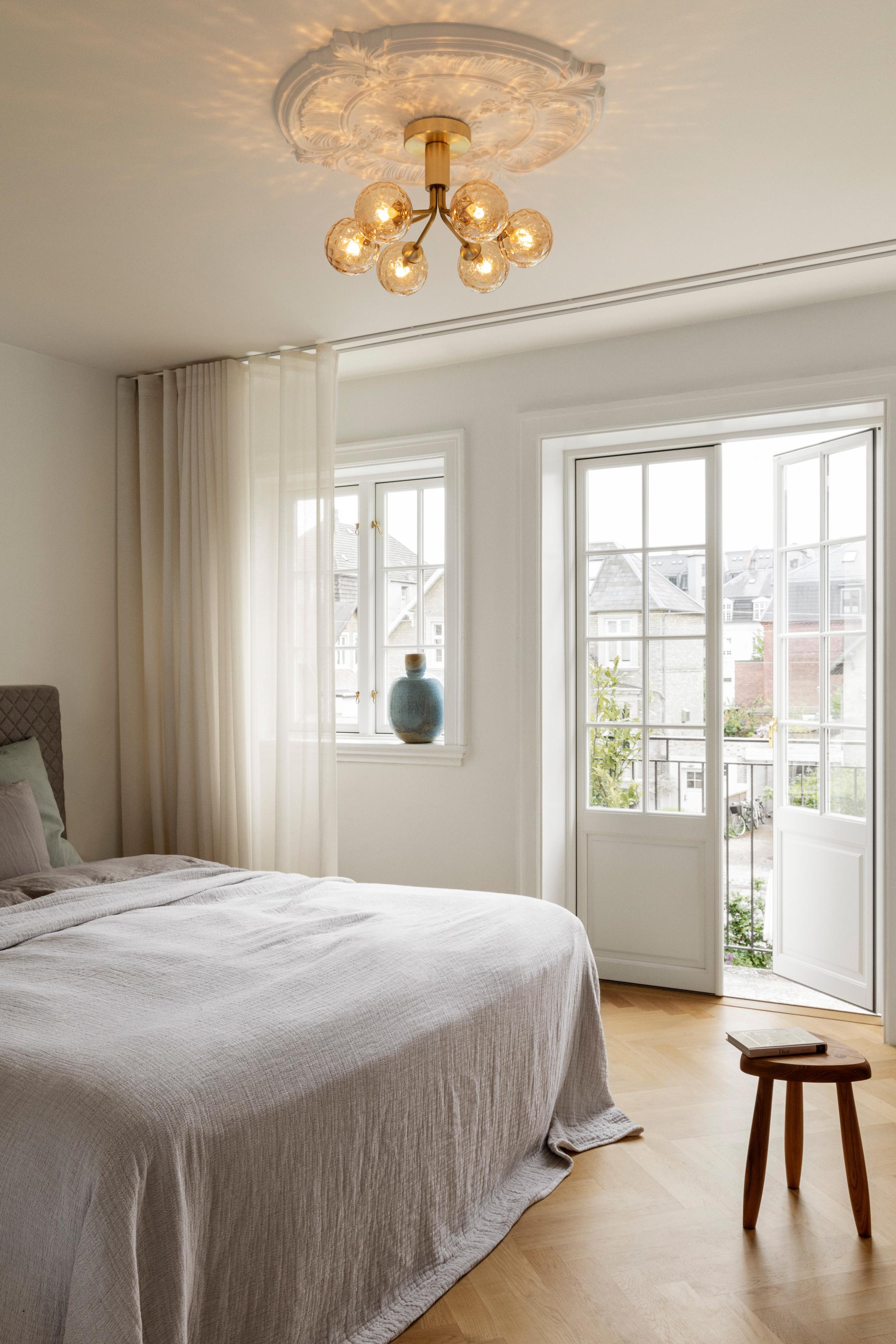 Deckenleuchte APIALES 6 Messing mit goldenem Glas