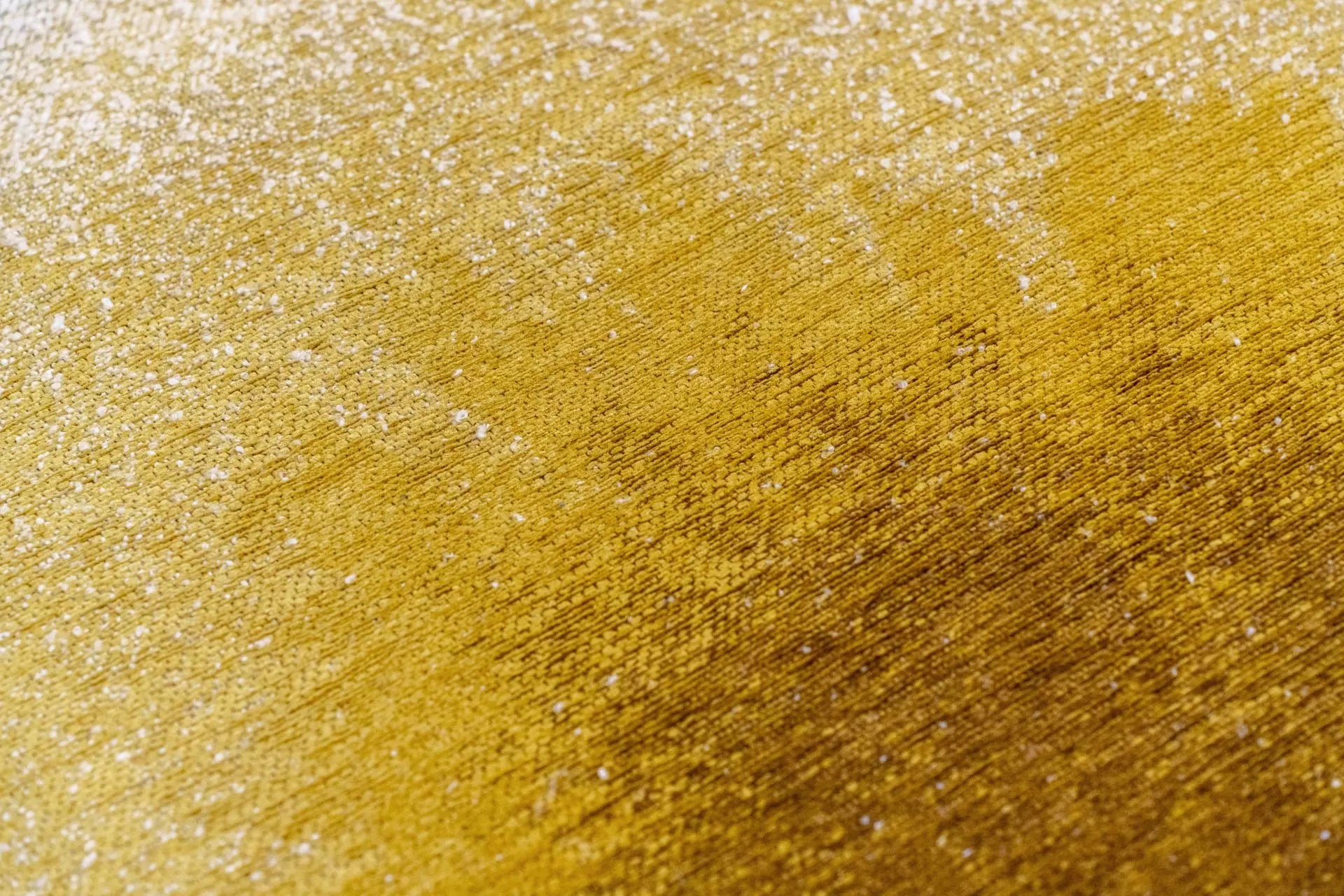 DROP rug white with yellow