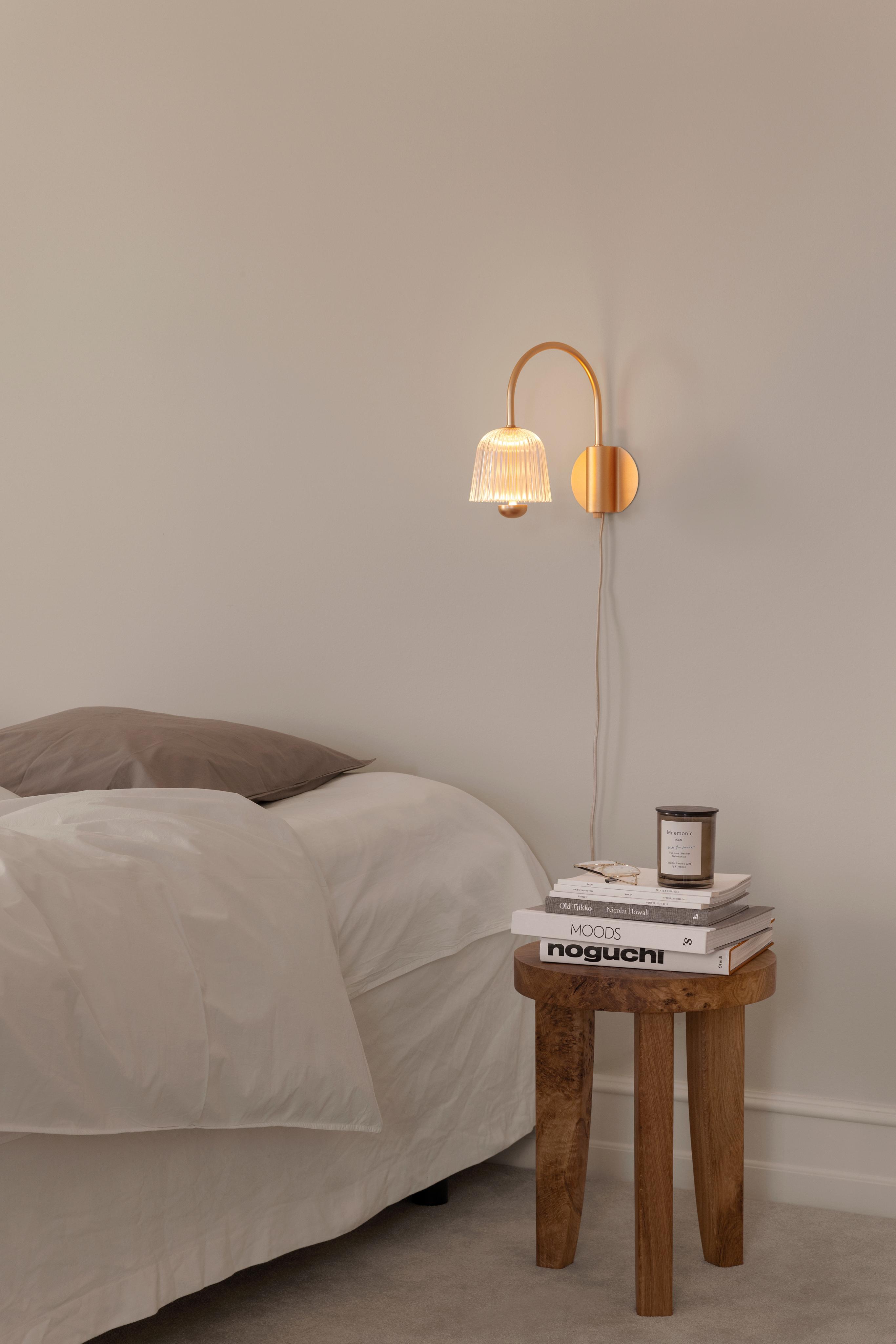 ASTEEA Wall Lamp in Gold with Transparent