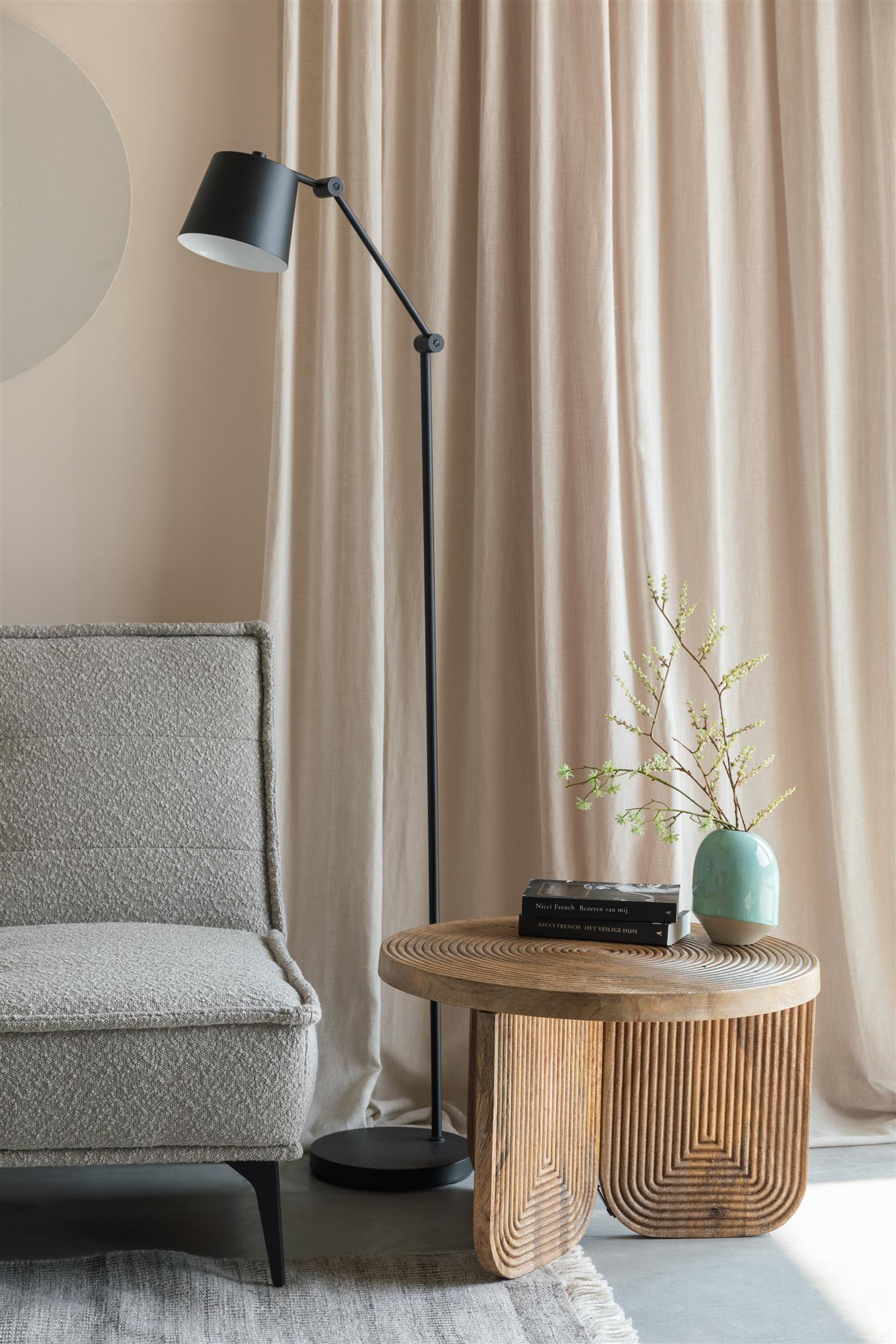 Ausziehbares Sofa CIELKE beige mit schwarzem Gestell