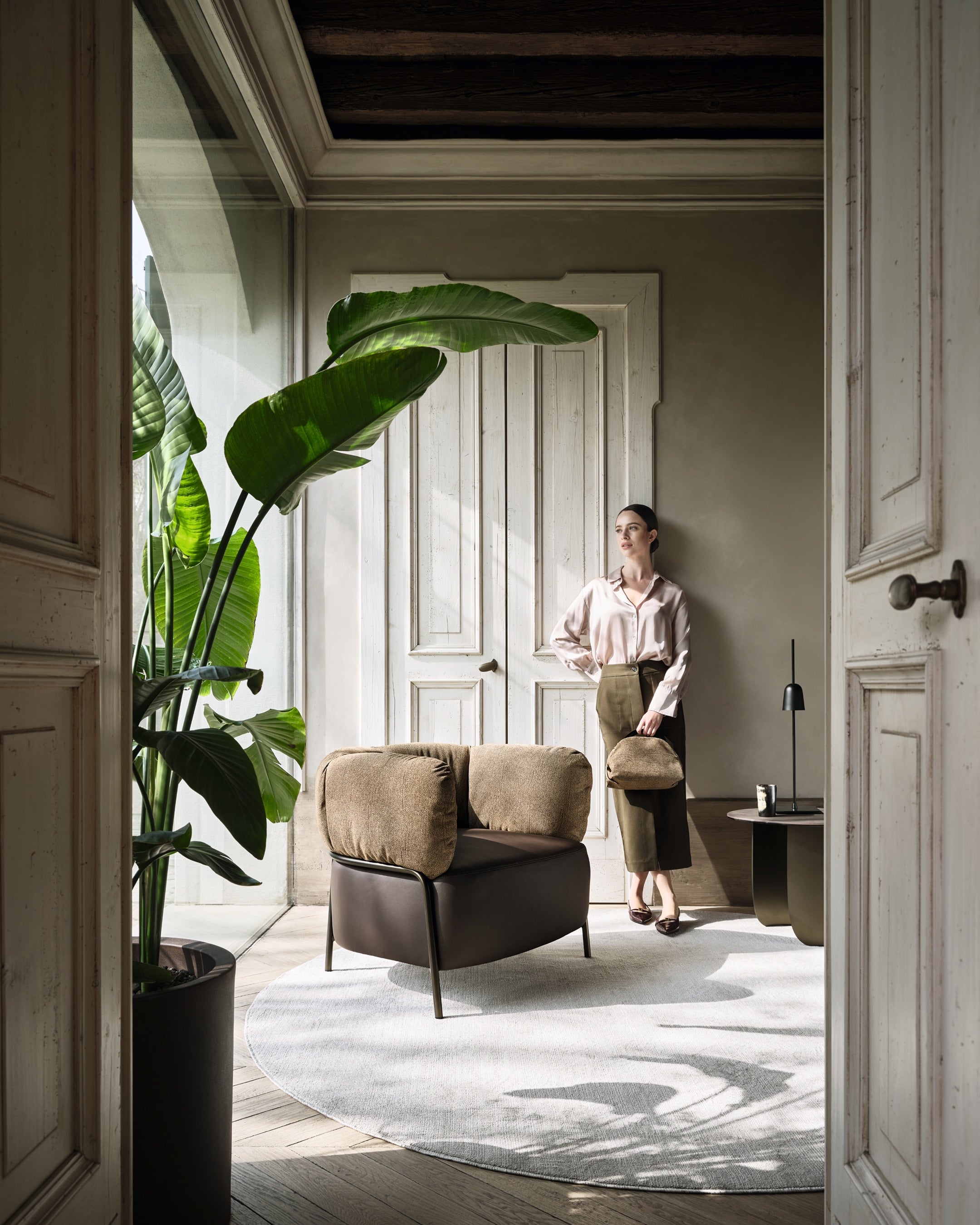 Armchair QUADROTTA brown base