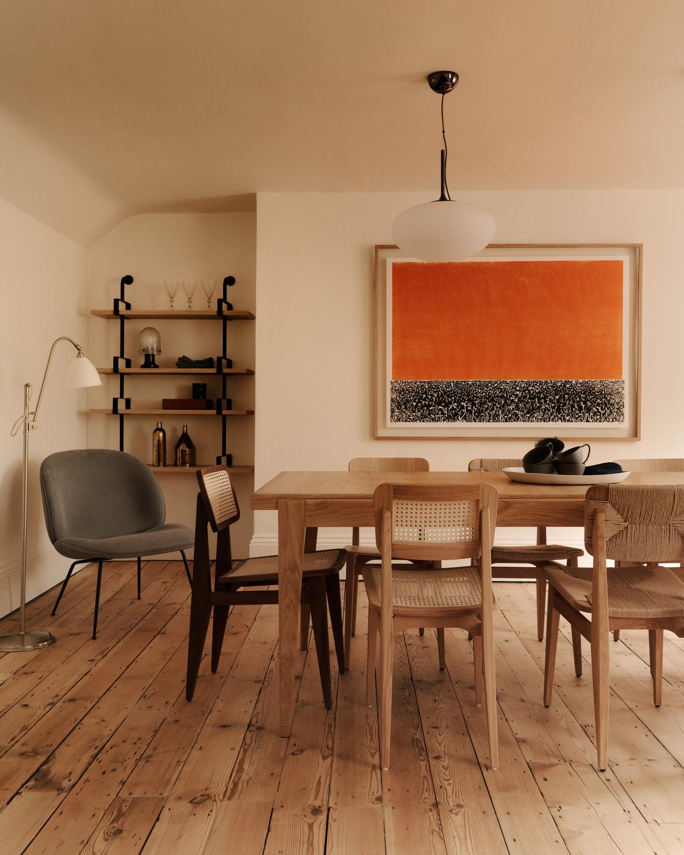 Polsterstuhl BEETLE mit schwarzem Gestell