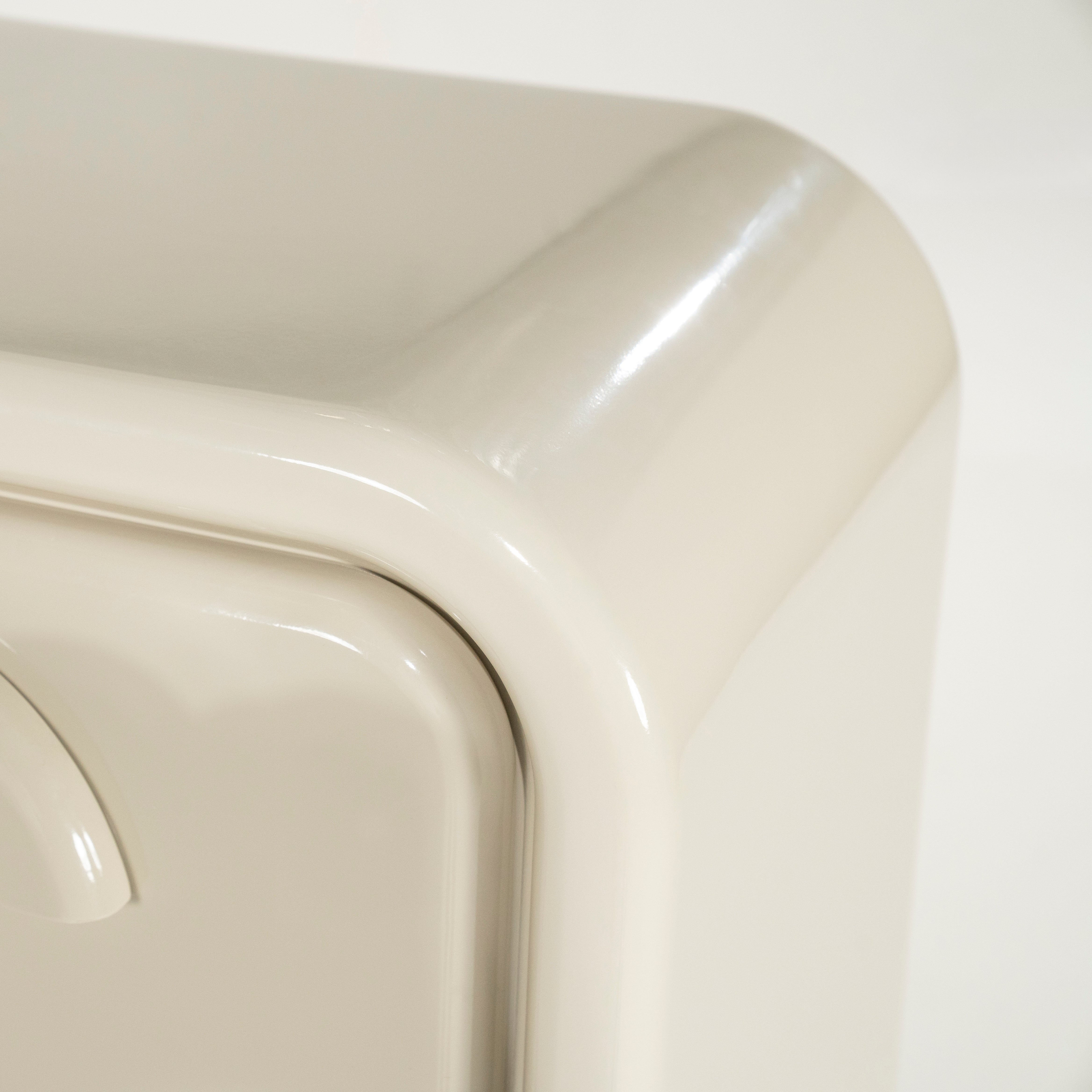 GUBBY Beige Chest of Drawers