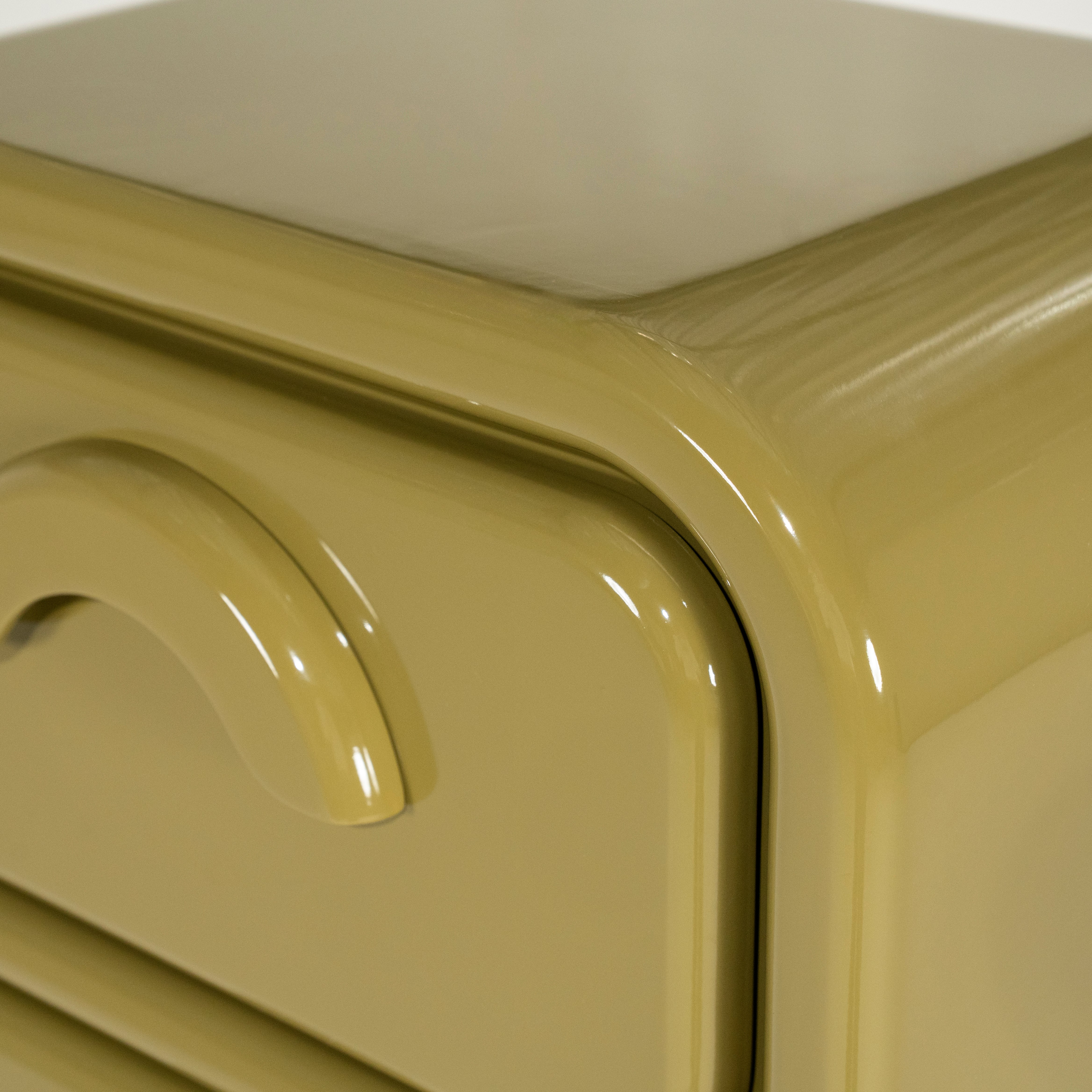 GUBBY Green Chest of Drawers