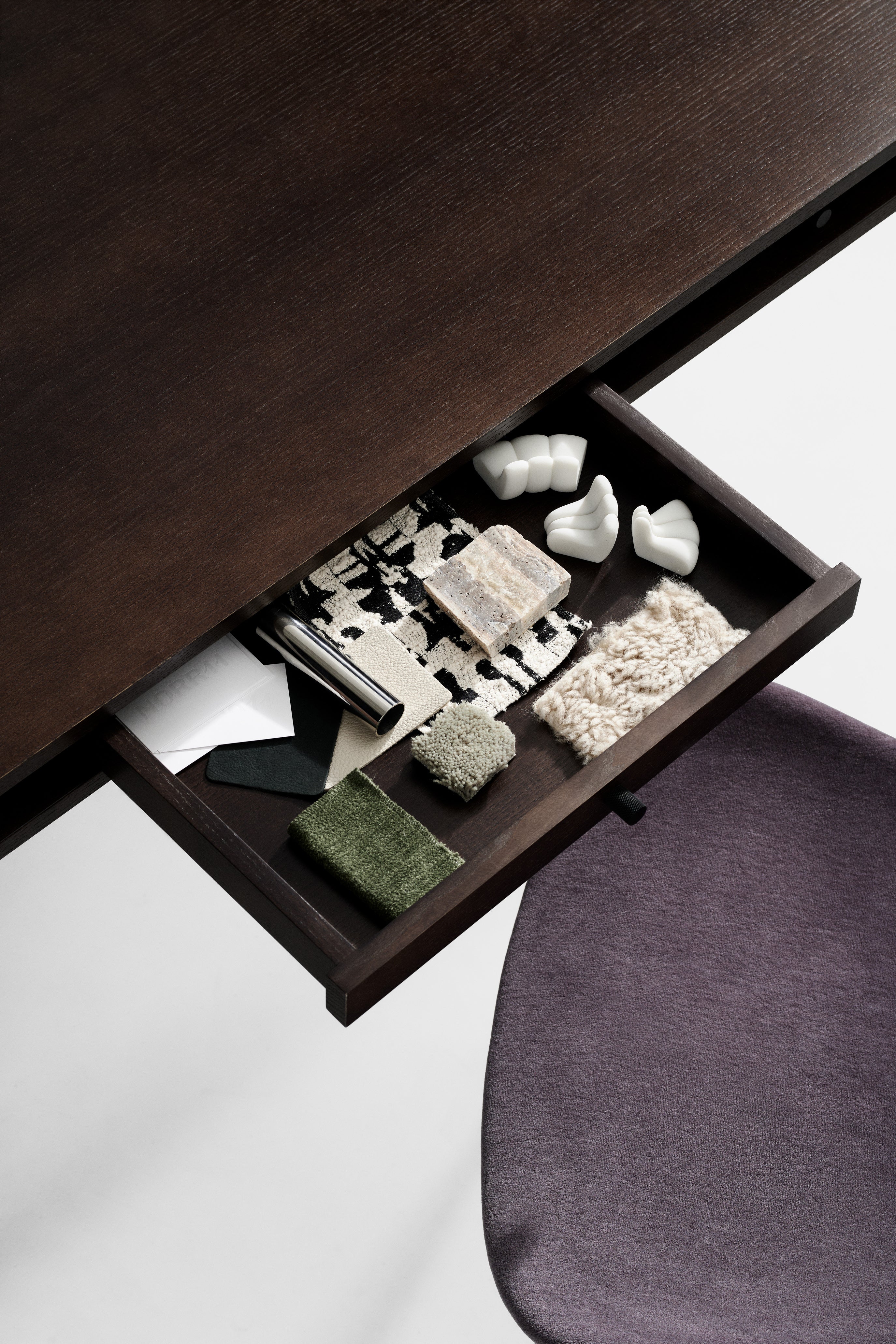 Höhenverstellbarer Schreibtisch JFK schwarzes Eschenholz