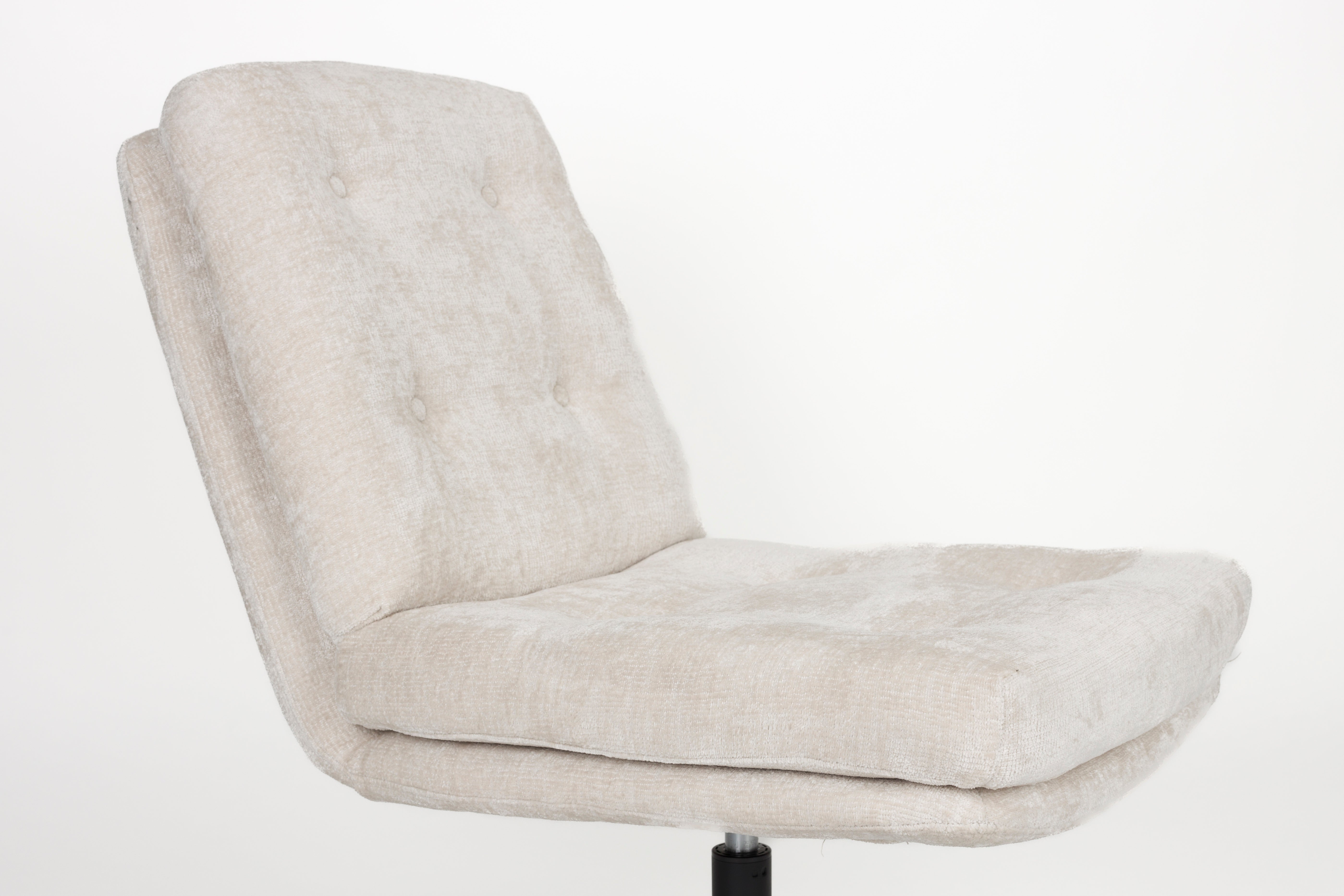 KAI Armchair white with black base