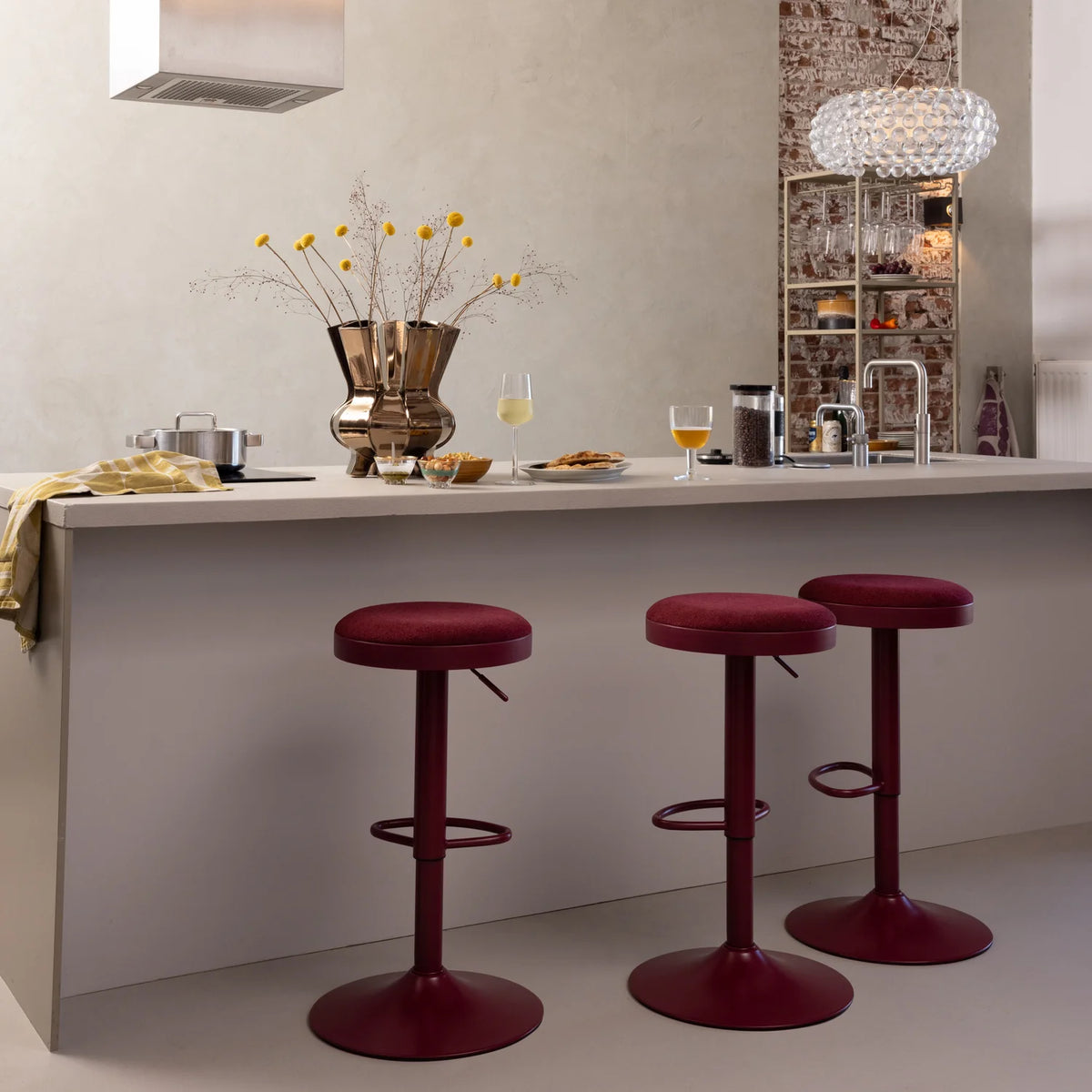 Verstellbarer Hocker MEVO weinrot