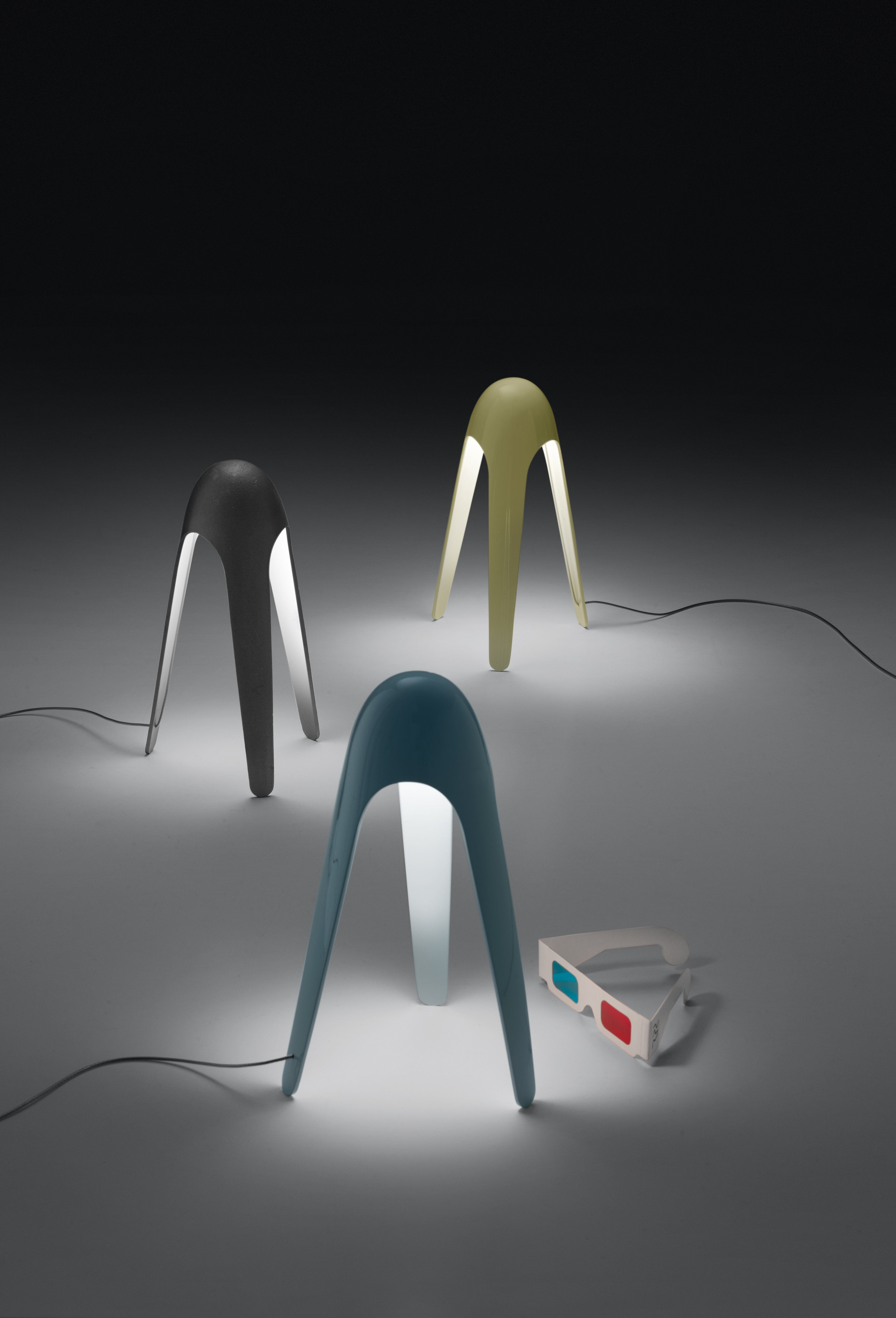CYBORG Table Lamp in Glossy White