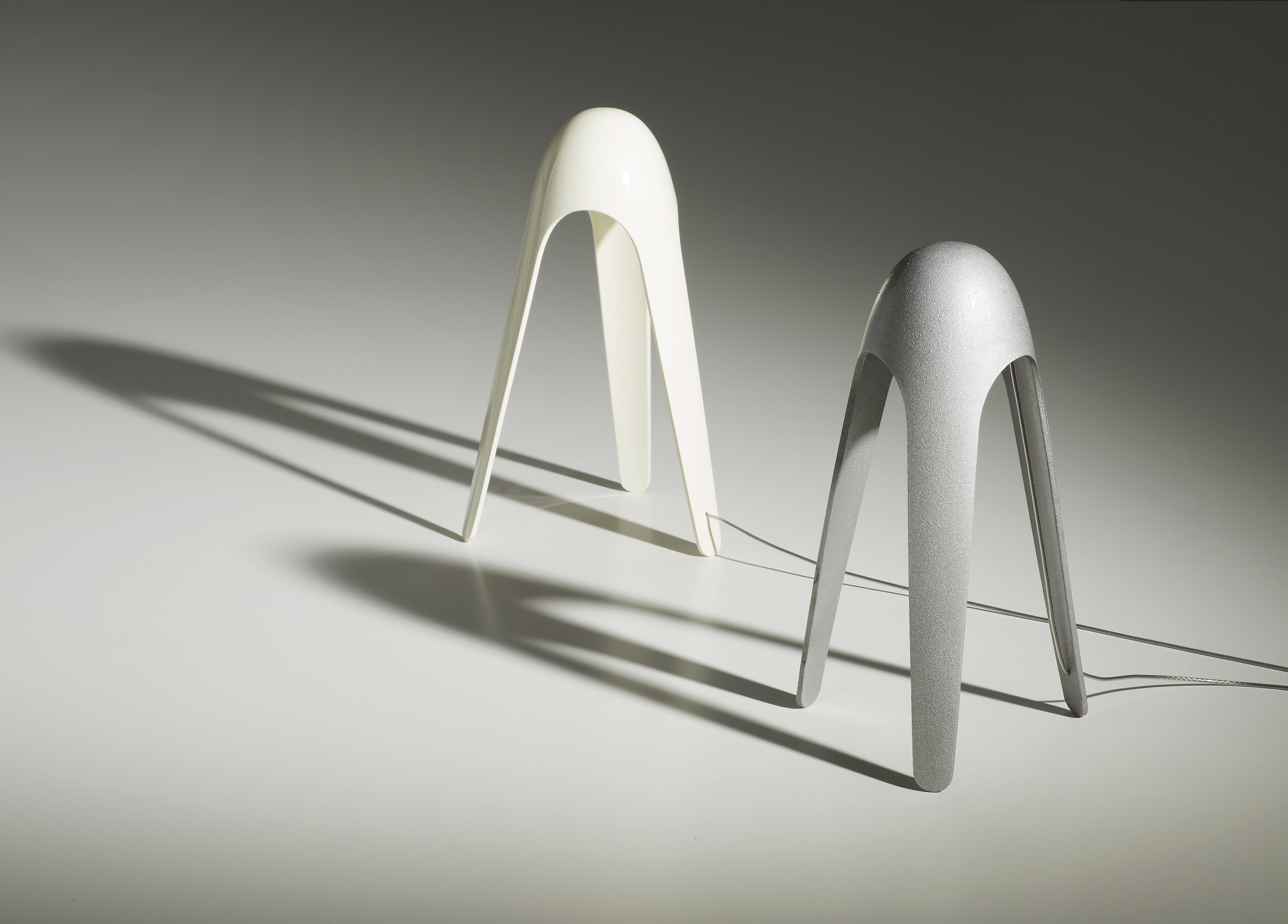 CYBORG Table Lamp in Glossy White