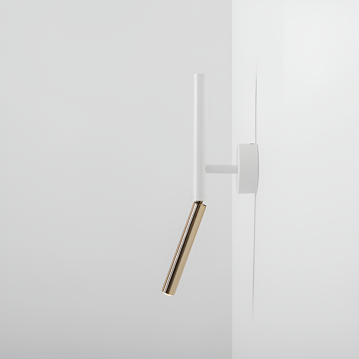 STICK Wandleuchte weiß mit Gold
