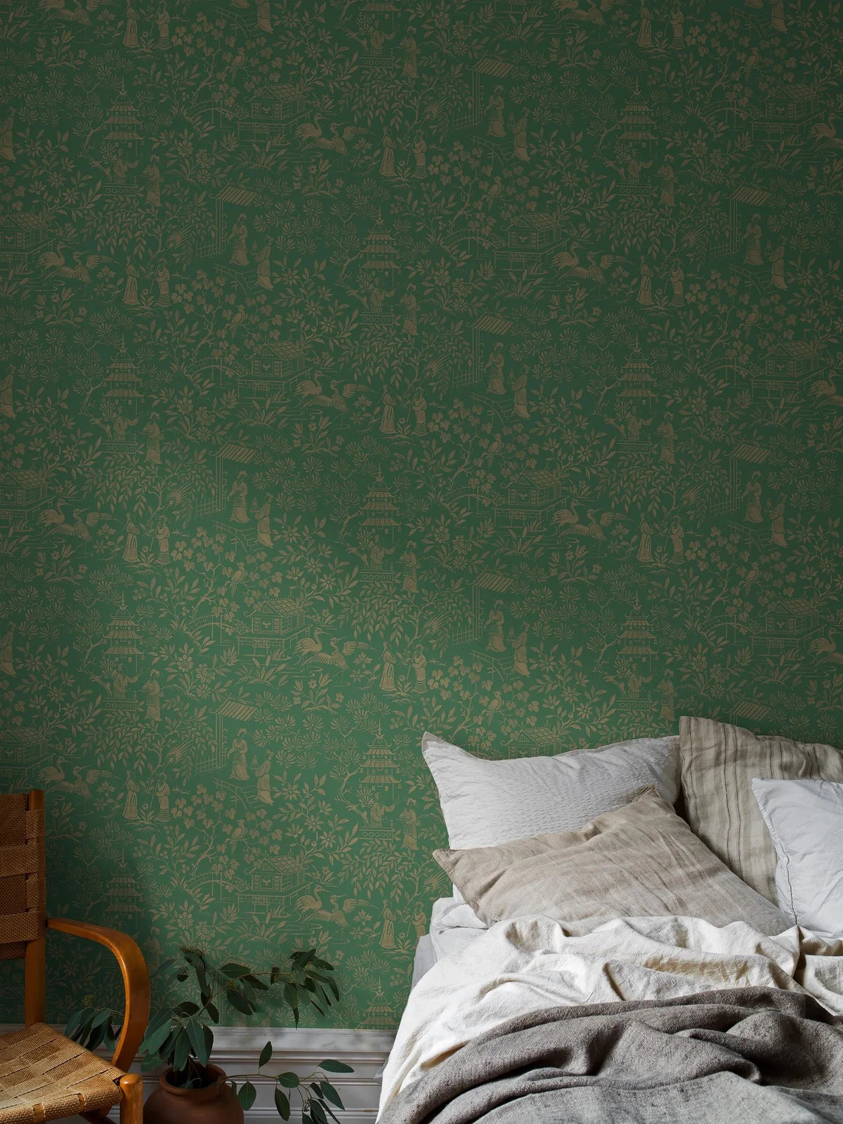 Vlies-Tapete mit pflanzlichem Muster ORIENTAL GARDEN grün mit Gold