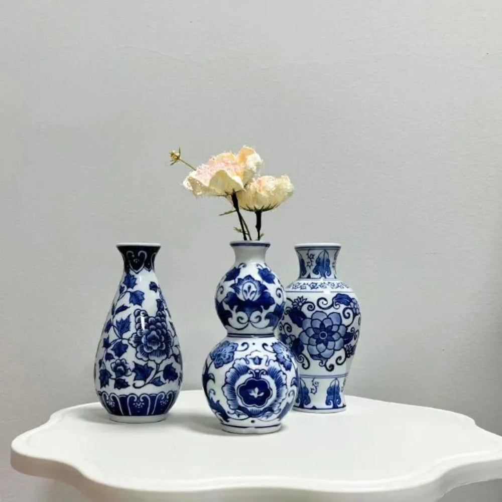 Dutch Delight Vase Set White with Blue