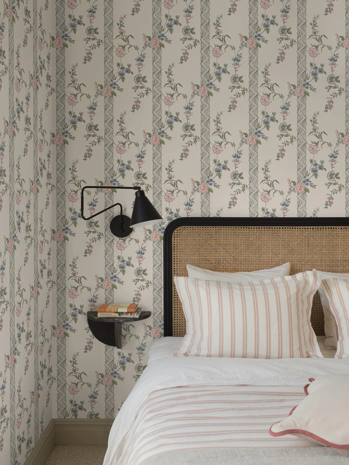 Striped wallpaper with a floral pattern SLOTTSTEATERN white with gray