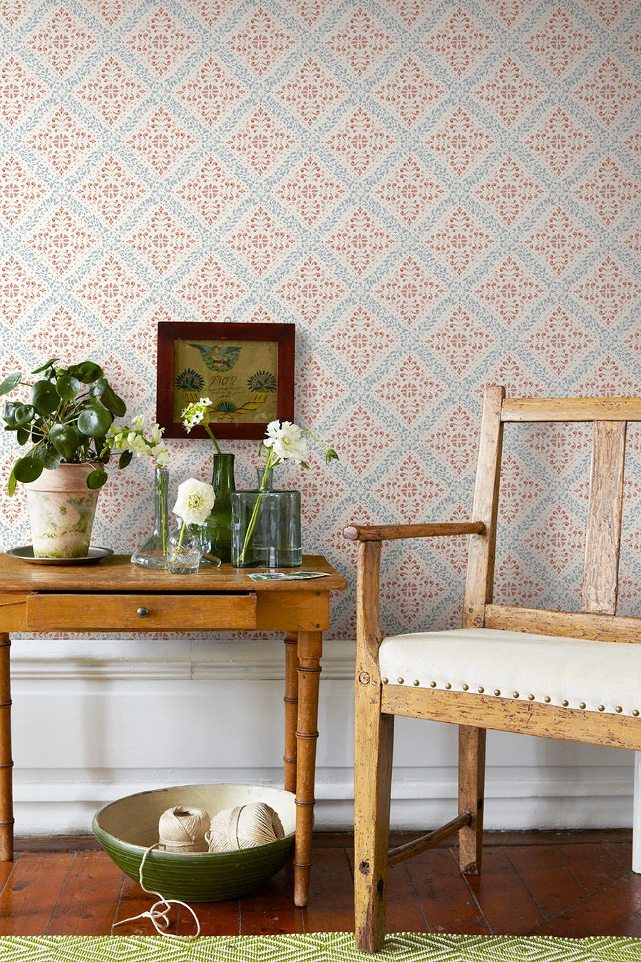 Vlies-Tapete mit abstraktem Muster NYBORG Terrakotta mit Blau