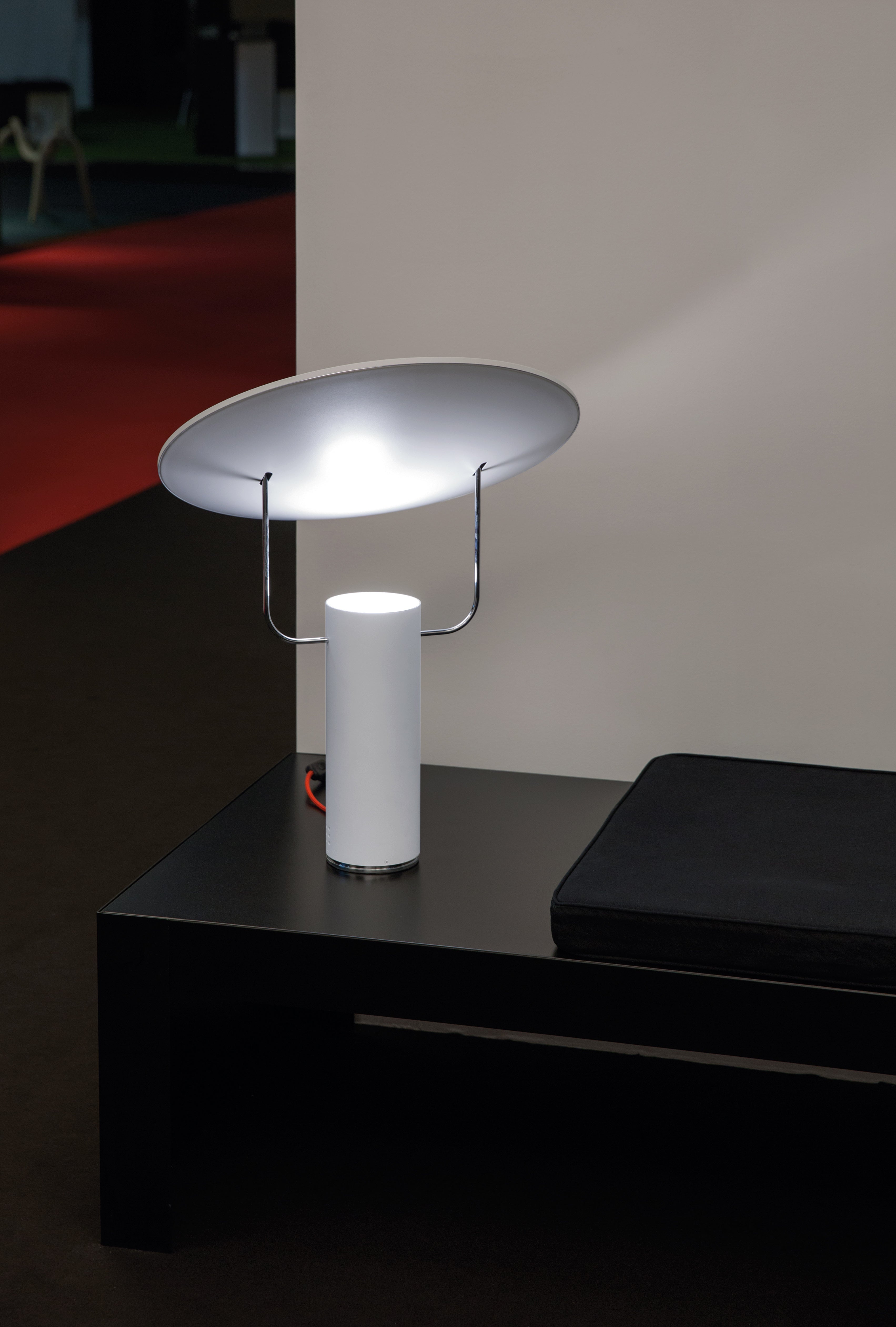 Lampa stołowa TX1 biały – styl minimalistyczny