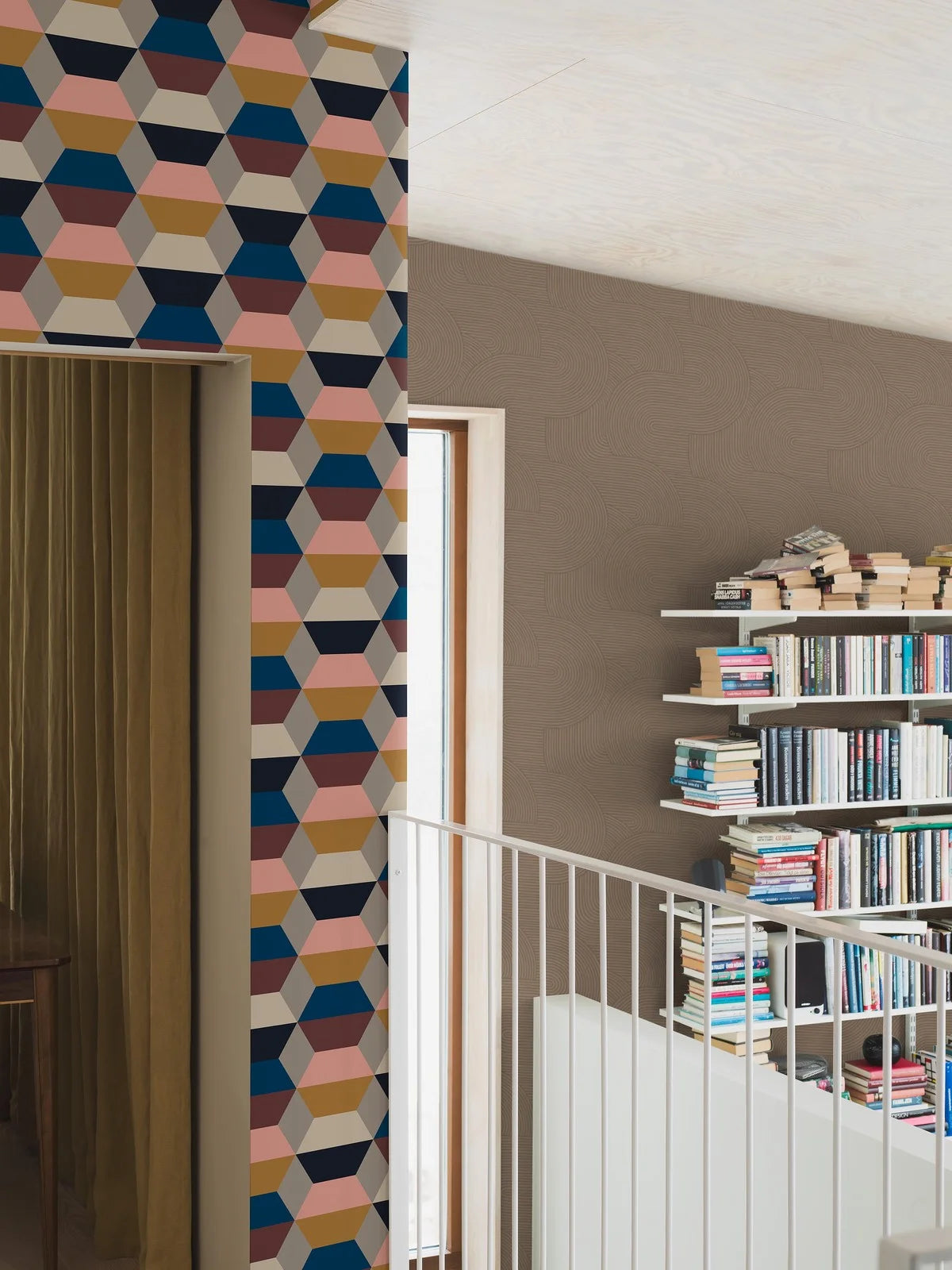Non-woven paper wallpaper with a geometric pattern PRISMA light multicolored