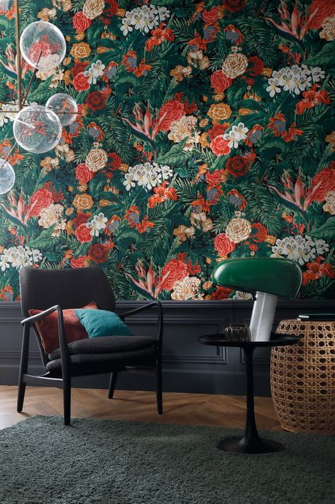Textile wallpaper with a floral pattern of flowers and leaves EGLANTYNE - VERT MULTICO green with red