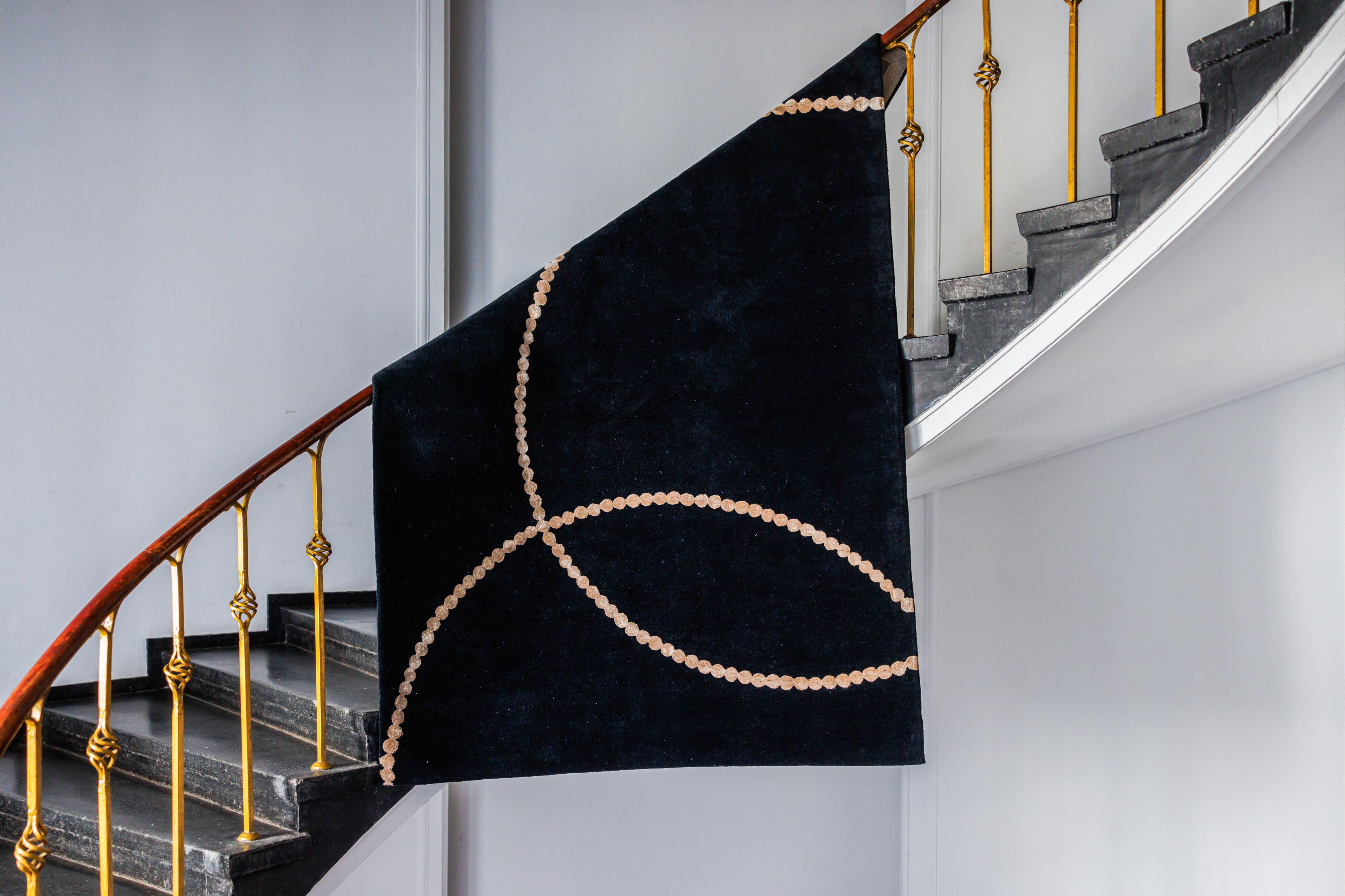 LUNA rug black with beige pattern