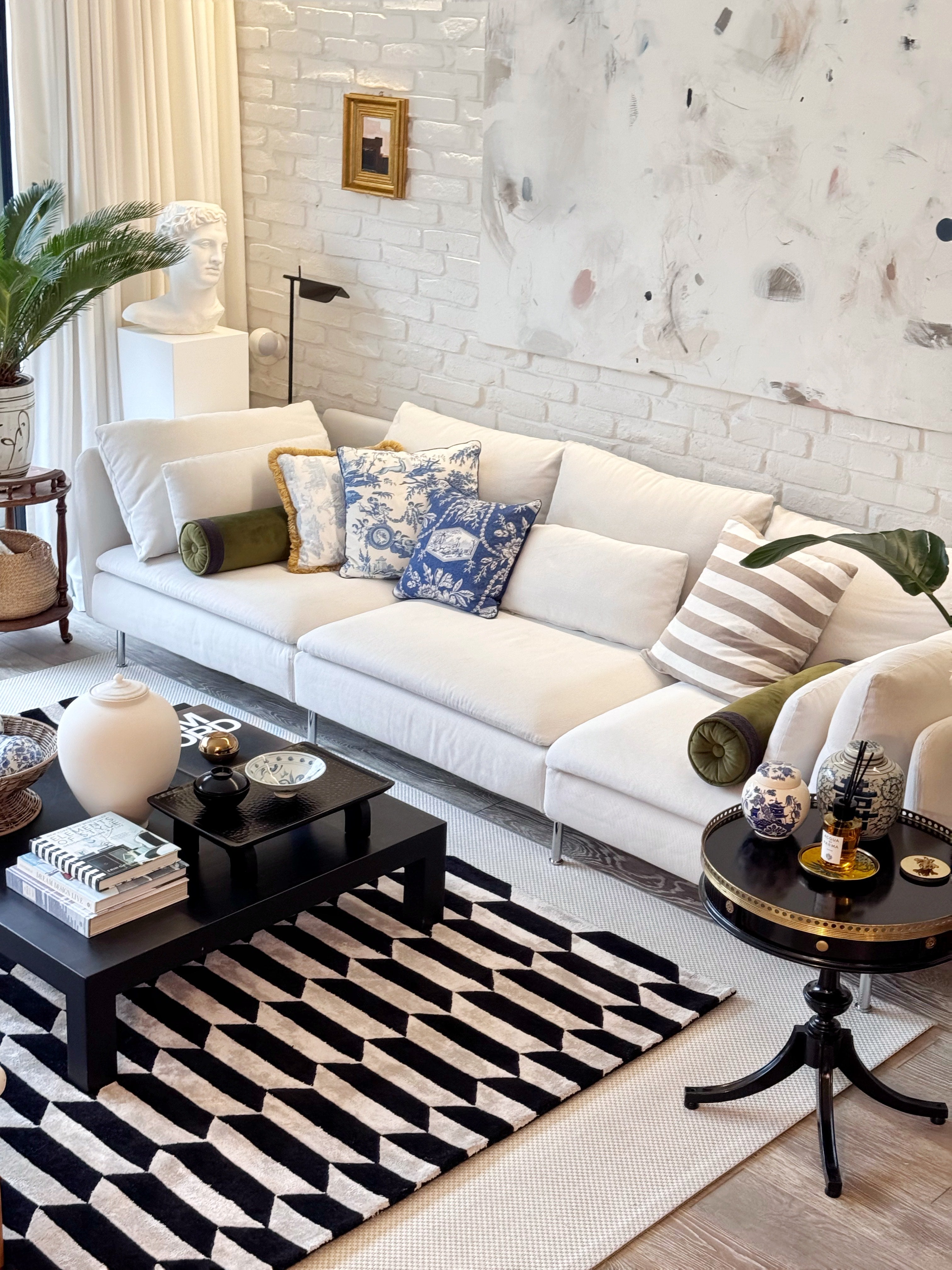 NOBLE cream rug with black