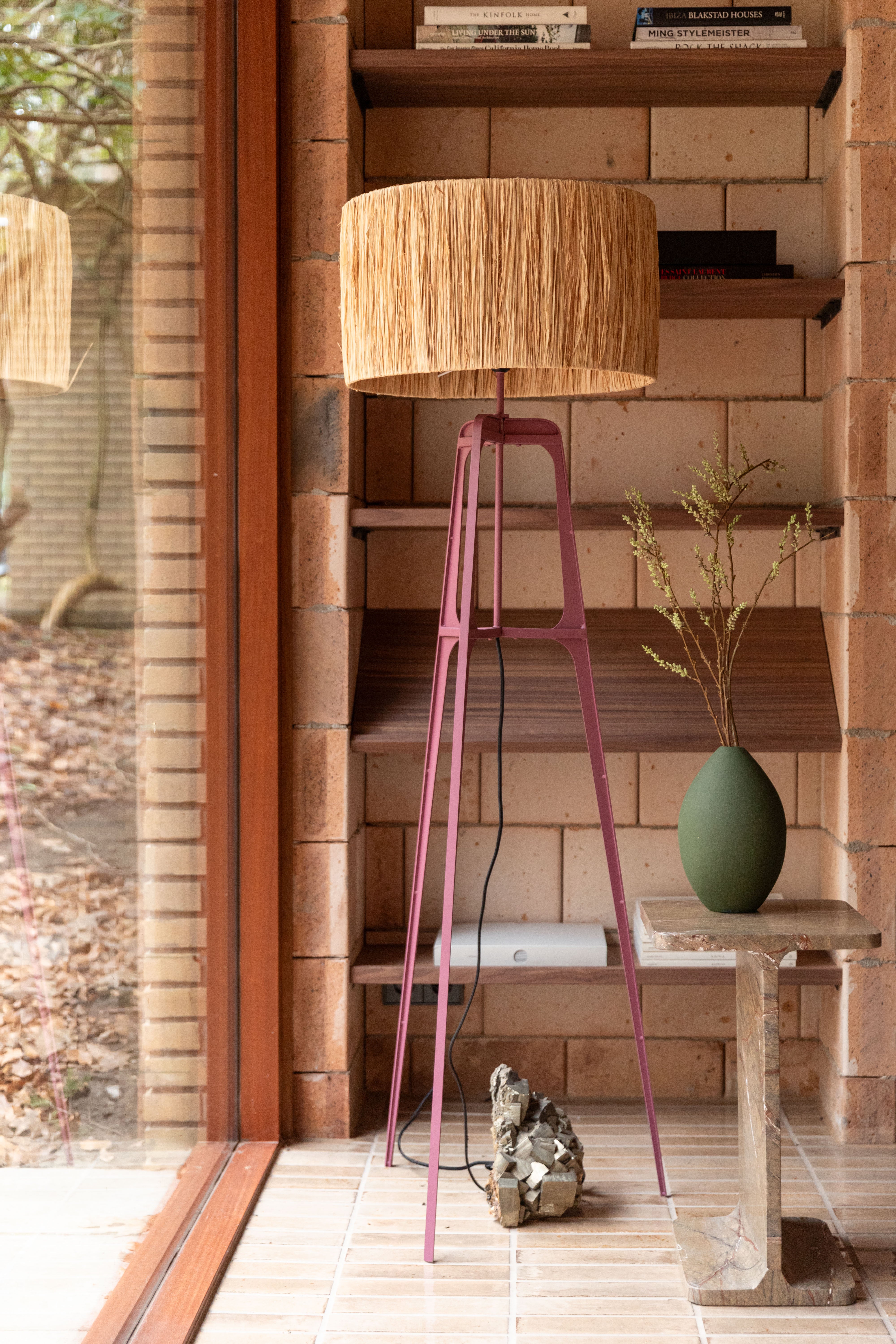 Lampe AFRA hellbraun mit pflaumenfarbener Basis