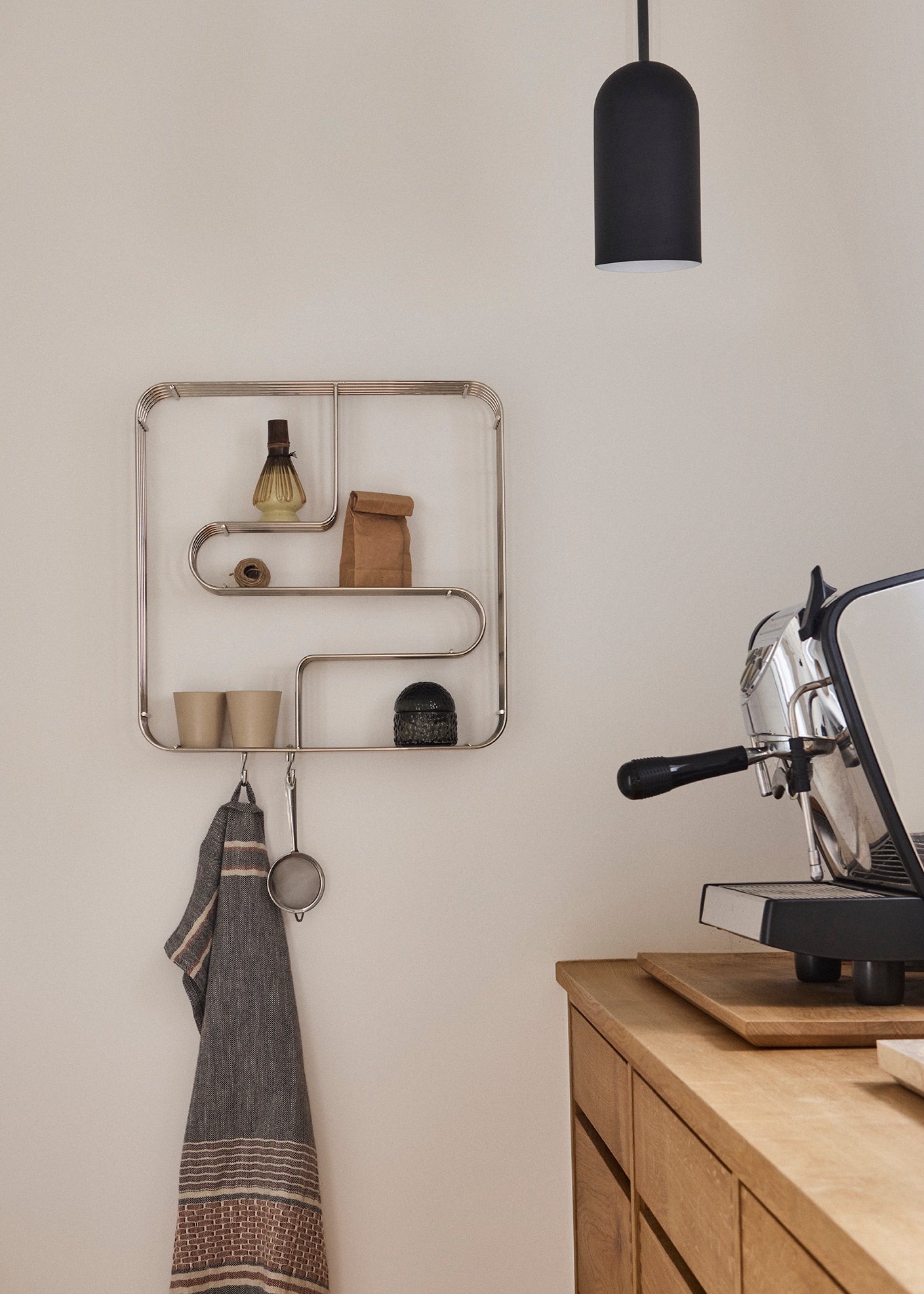 CURVA Gold Wall Shelf